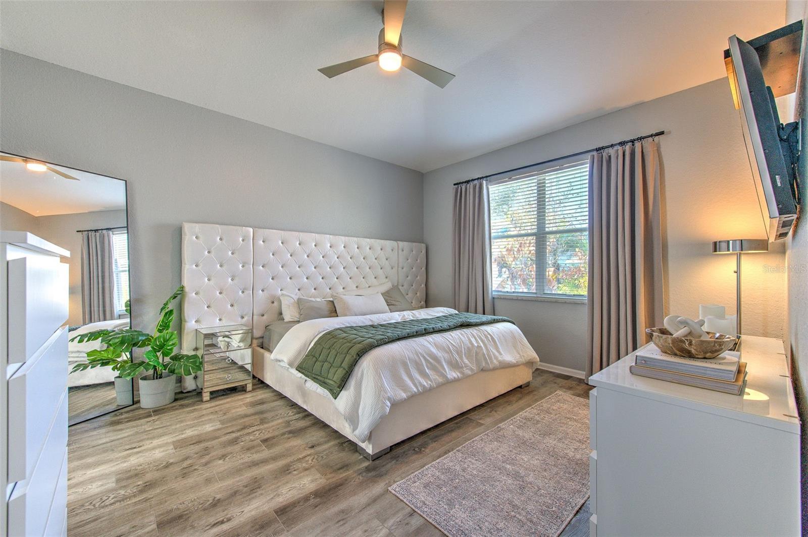 Listing photo id 11 for 10909 Holly Cone Drive