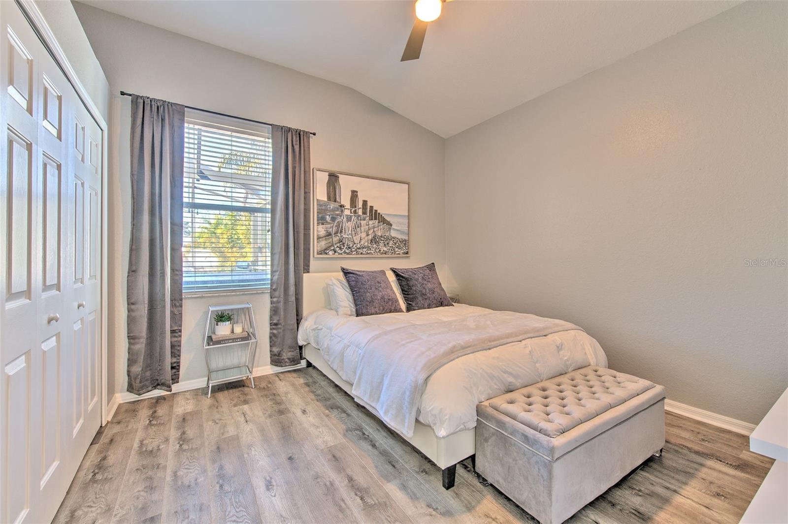 Listing photo id 15 for 10909 Holly Cone Drive