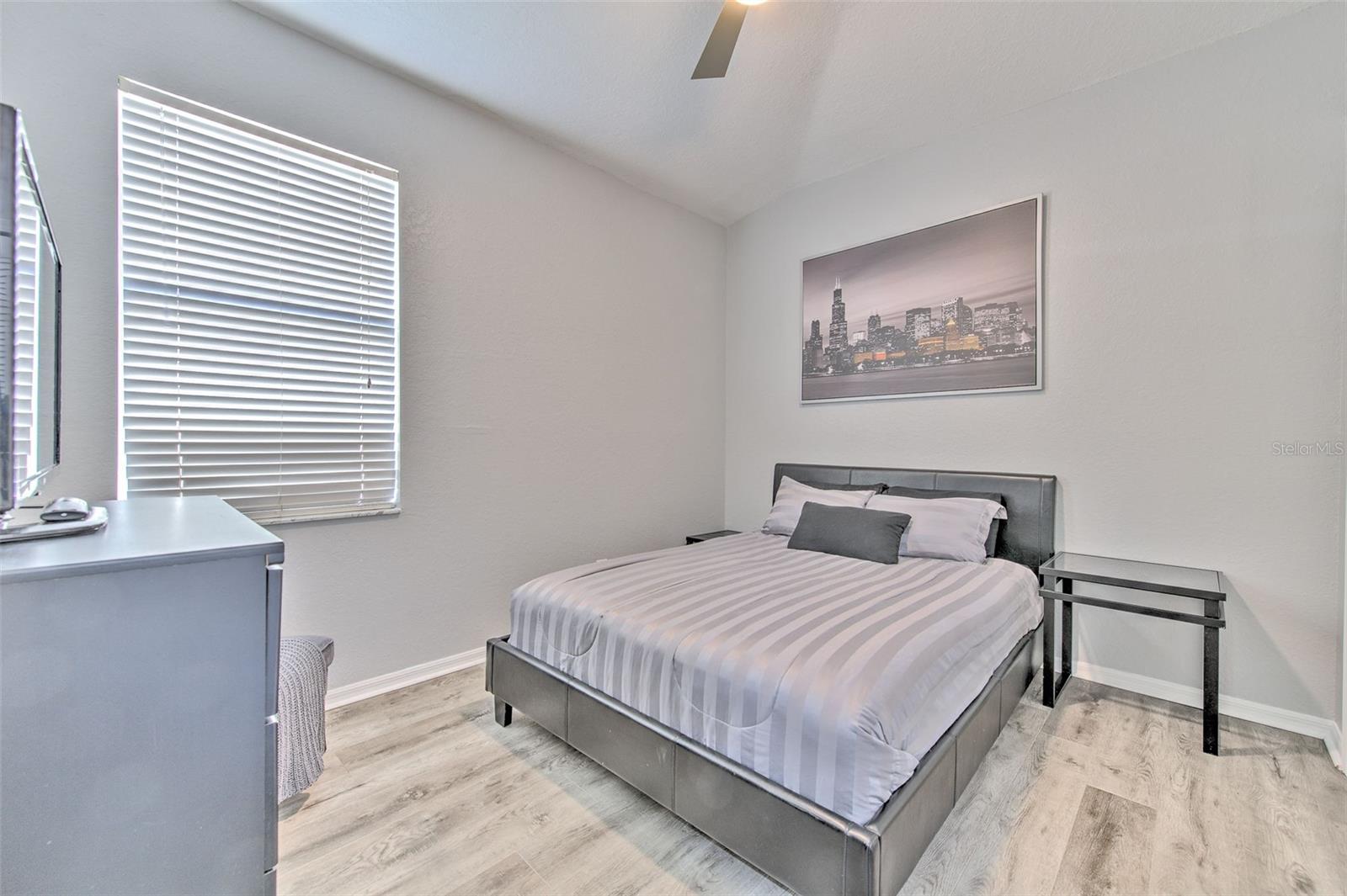 Listing photo id 16 for 10909 Holly Cone Drive