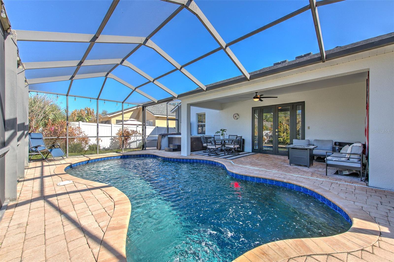 Listing photo id 1 for 10909 Holly Cone Drive