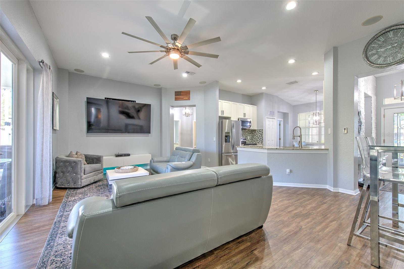 Listing photo id 5 for 10909 Holly Cone Drive