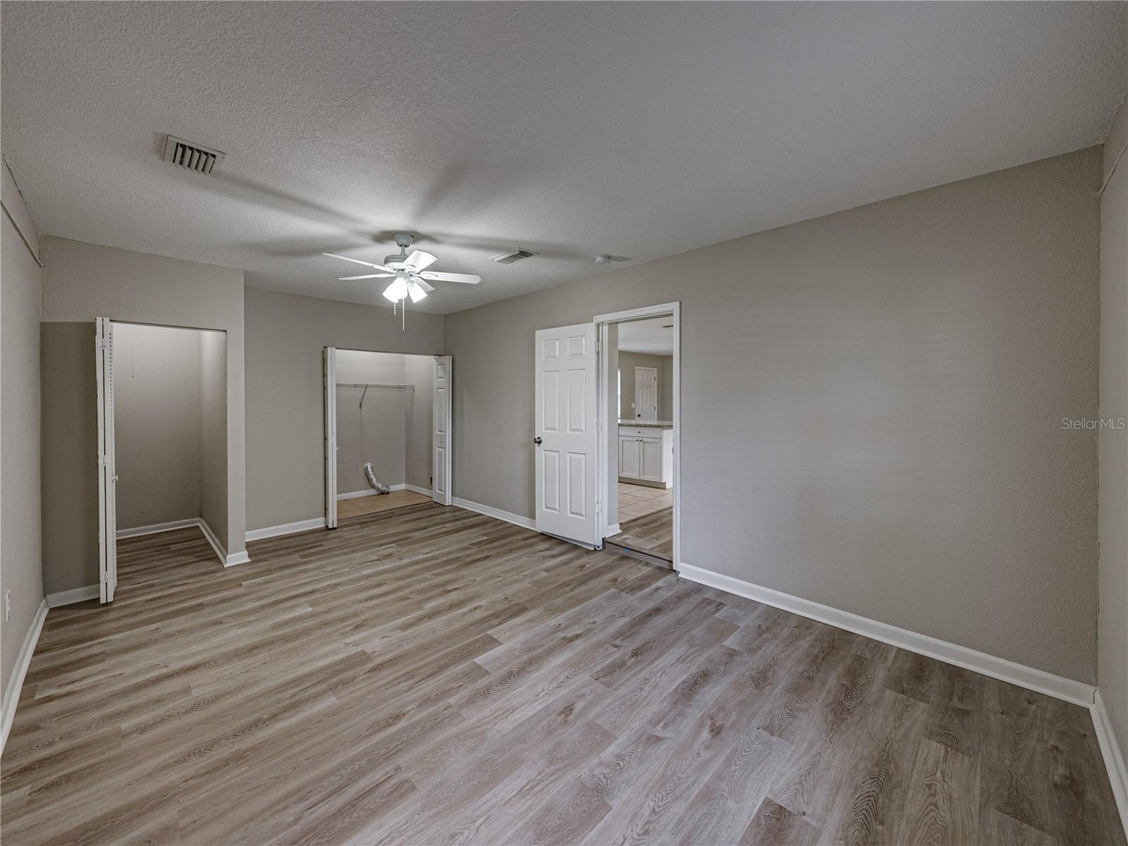 Image 19 of 51 For 5017 Lewellyn Road