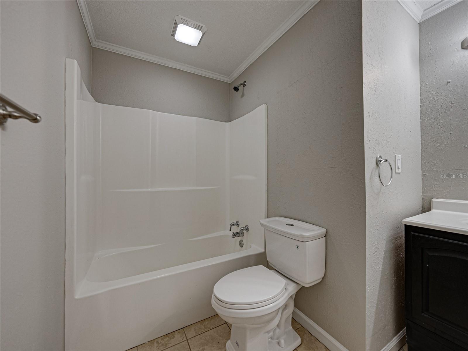 Image 28 of 51 For 5017 Lewellyn Road