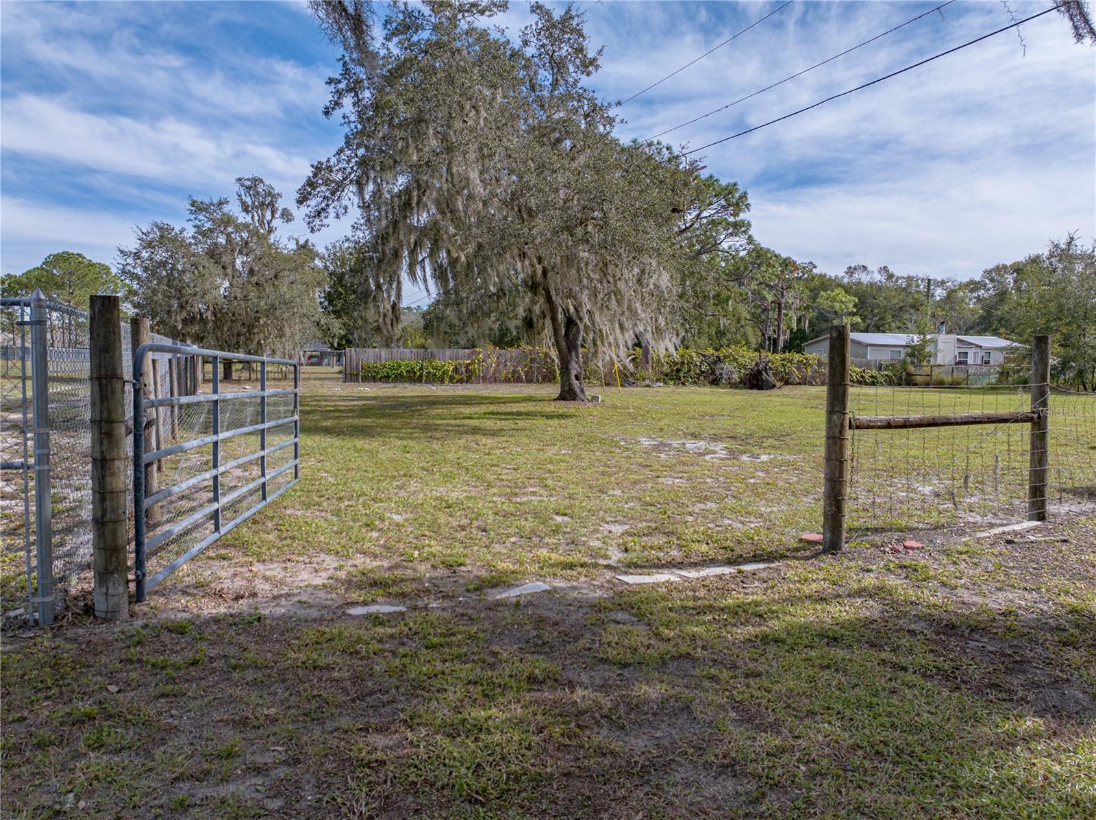 Image 36 of 51 For 5017 Lewellyn Road