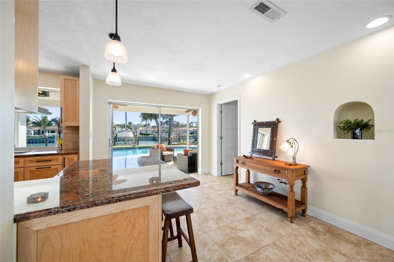 Image 10 of 78 For 4372 46th Avenue S