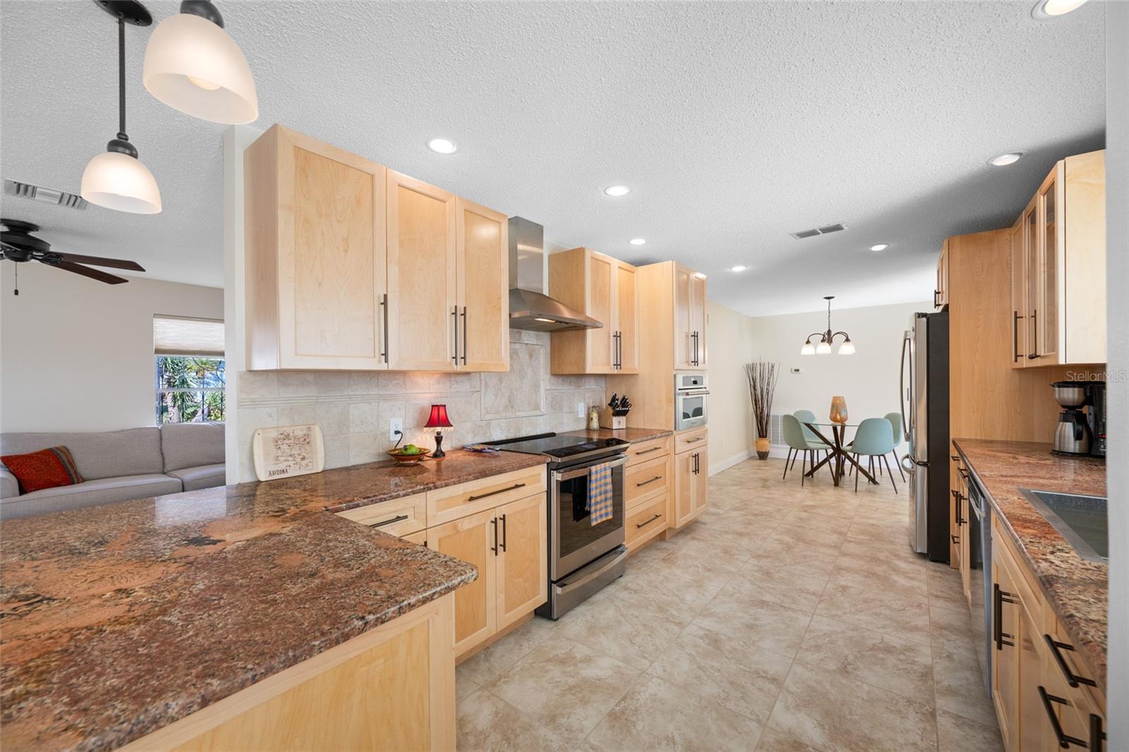 Image 11 of 78 For 4372 46th Avenue S