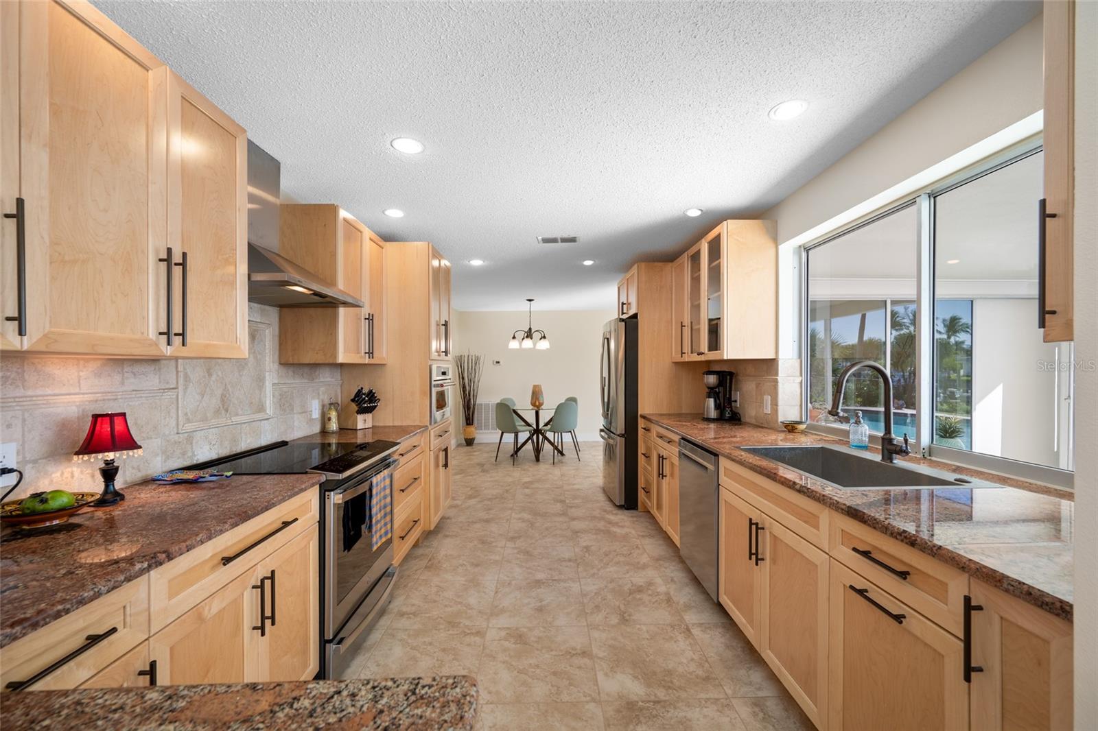 Image 12 of 78 For 4372 46th Avenue S