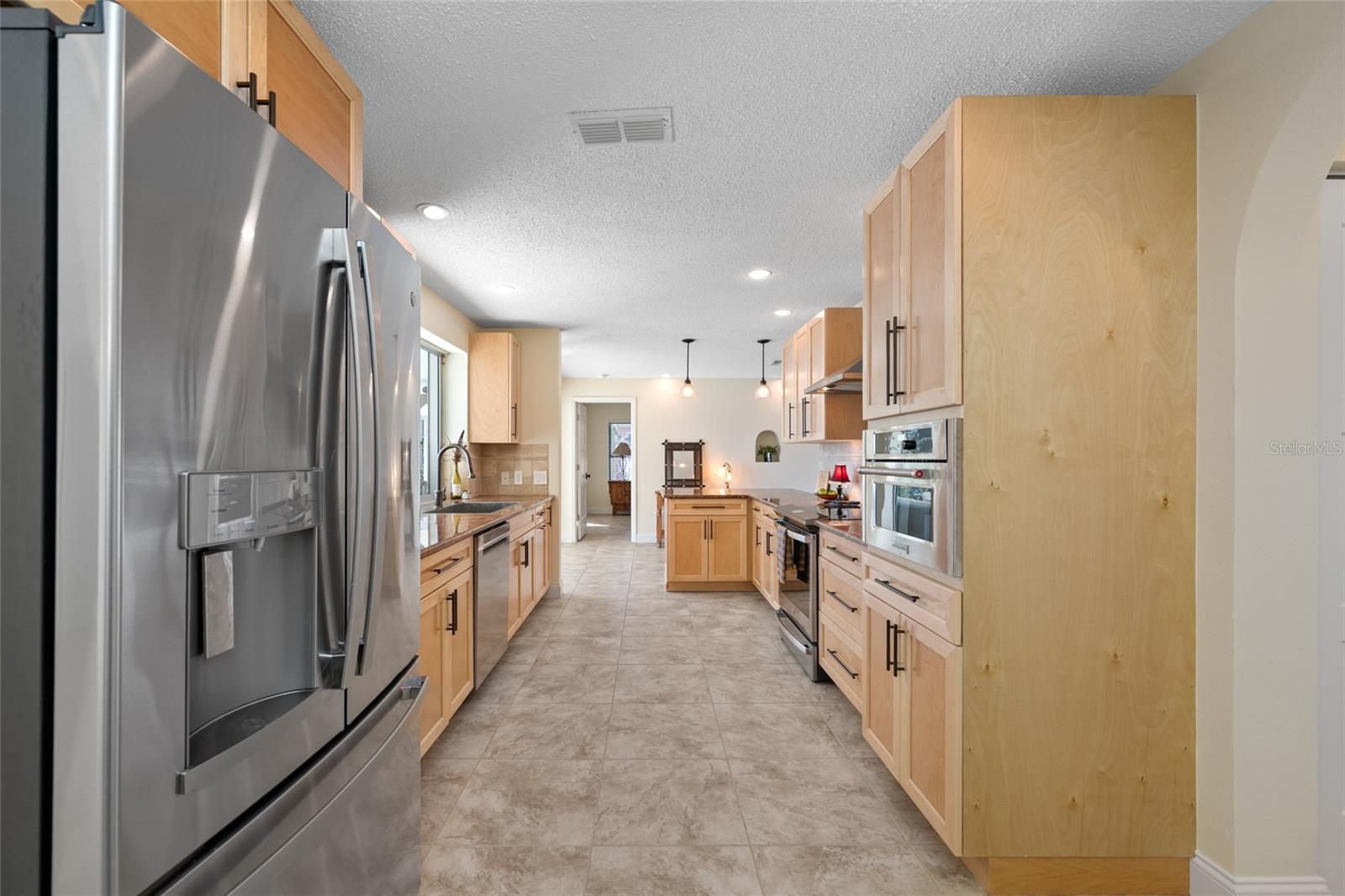 Image 15 of 78 For 4372 46th Avenue S