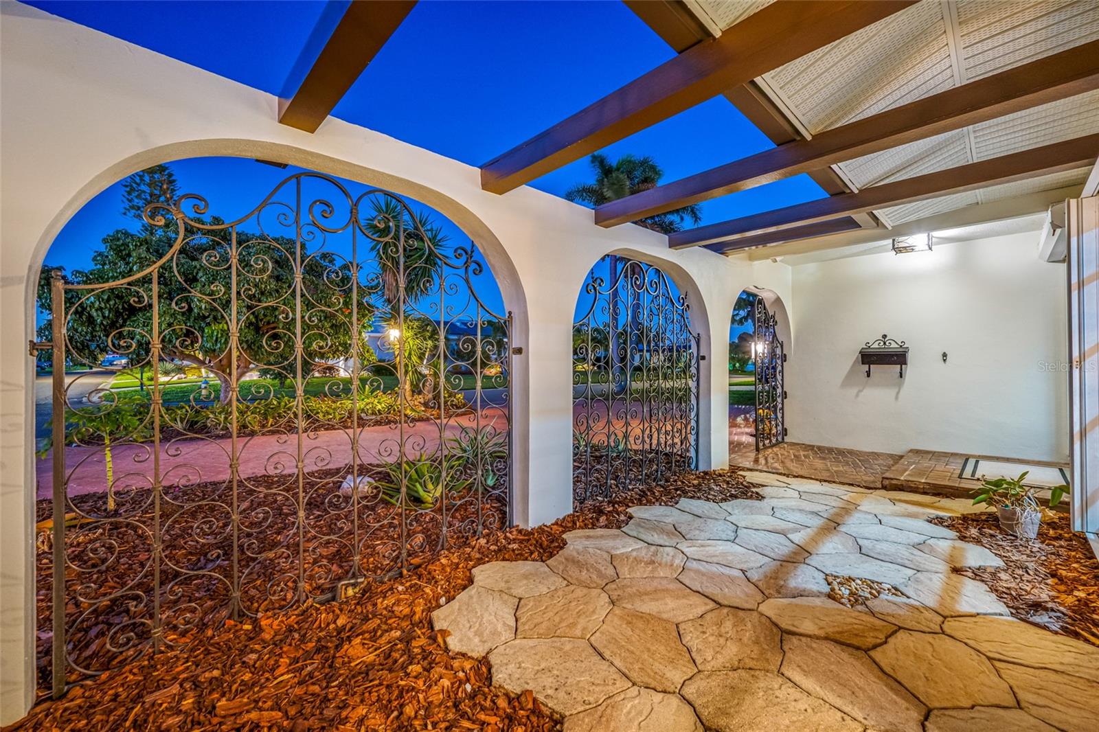 Image 2 of 78 For 4372 46th Avenue S