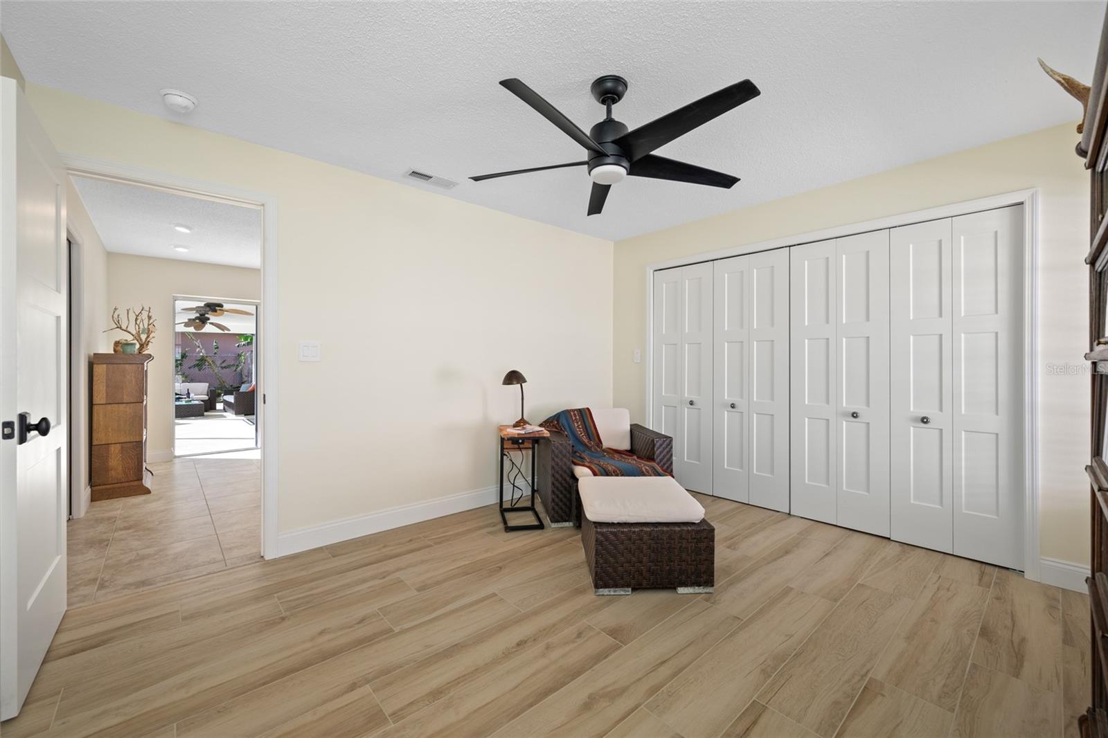 Image 21 of 78 For 4372 46th Avenue S