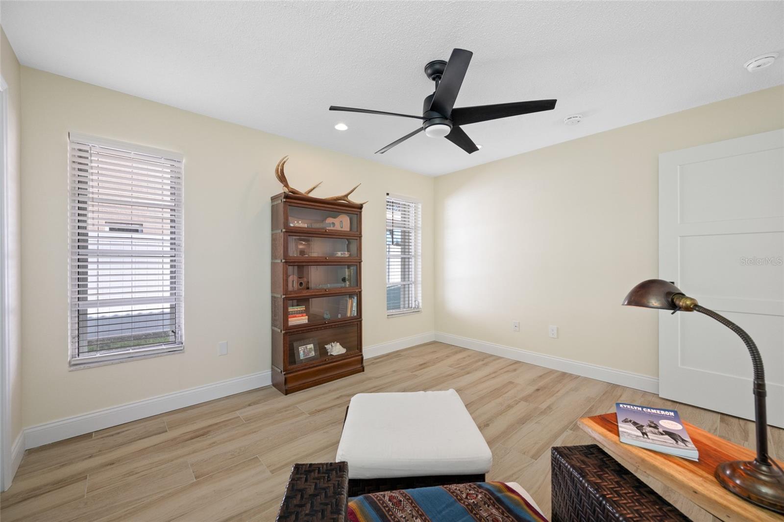 Image 22 of 78 For 4372 46th Avenue S