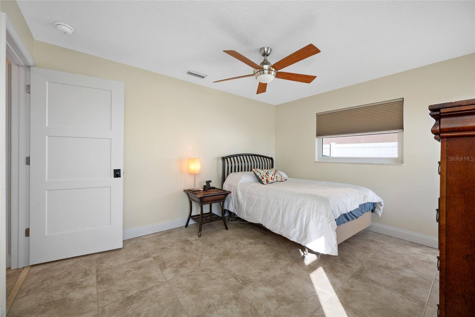 Image 24 of 78 For 4372 46th Avenue S