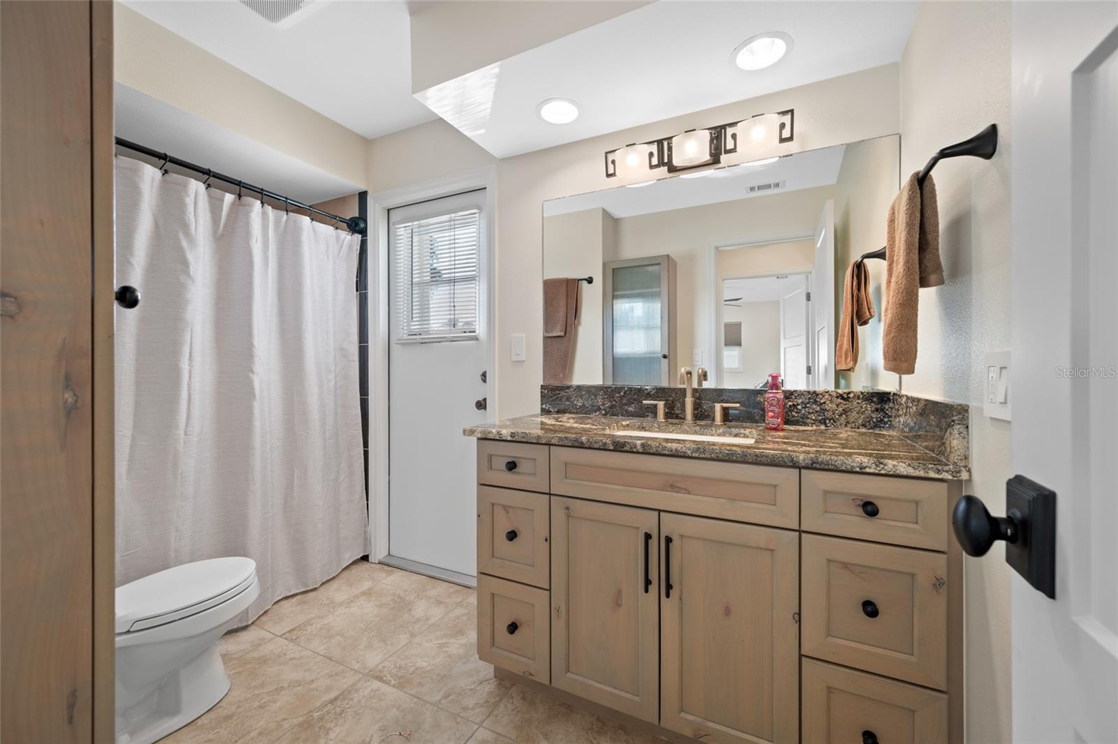 Image 27 of 78 For 4372 46th Avenue S