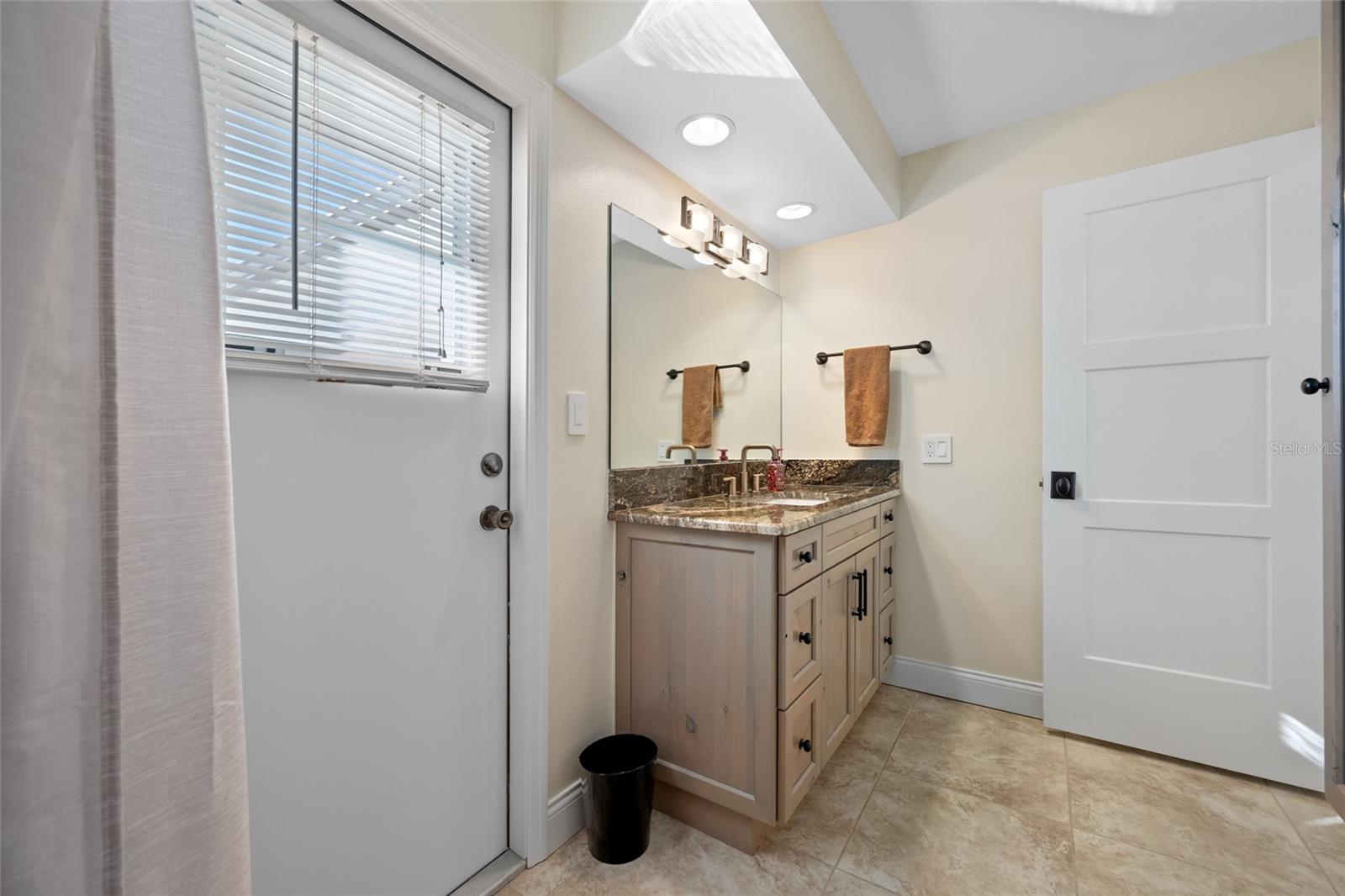 Image 29 of 78 For 4372 46th Avenue S