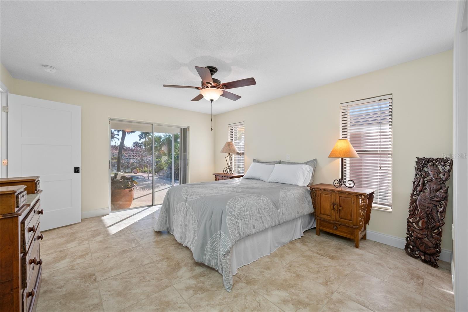 Image 32 of 78 For 4372 46th Avenue S