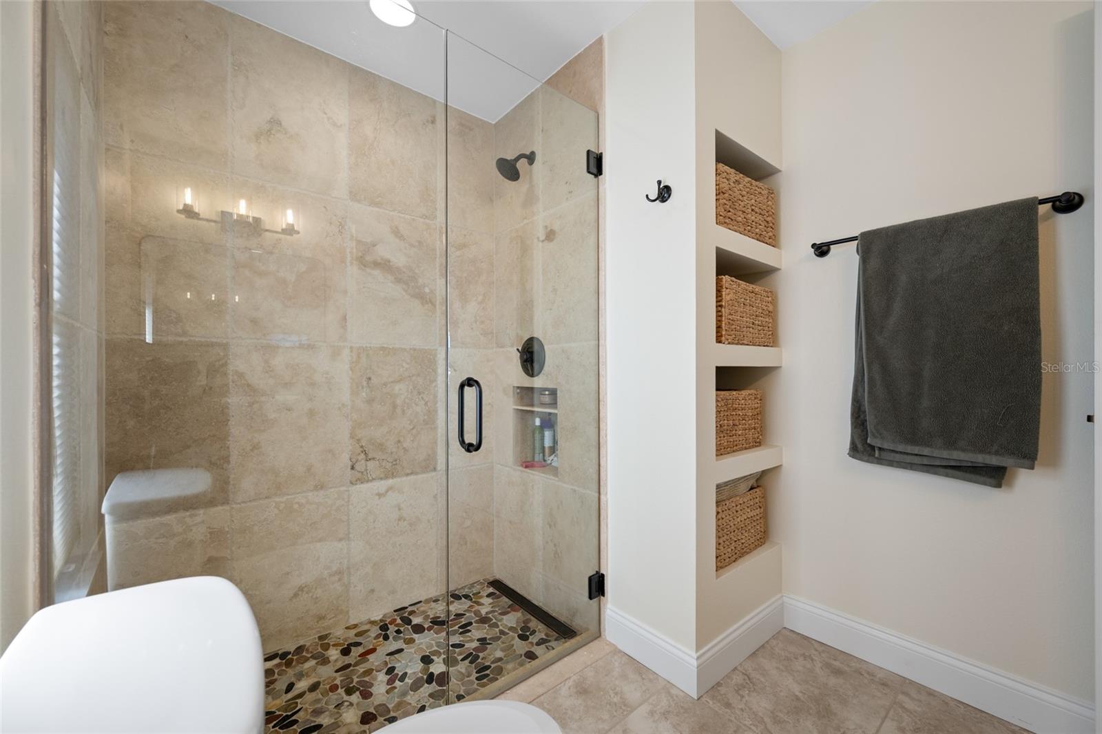 Image 37 of 78 For 4372 46th Avenue S