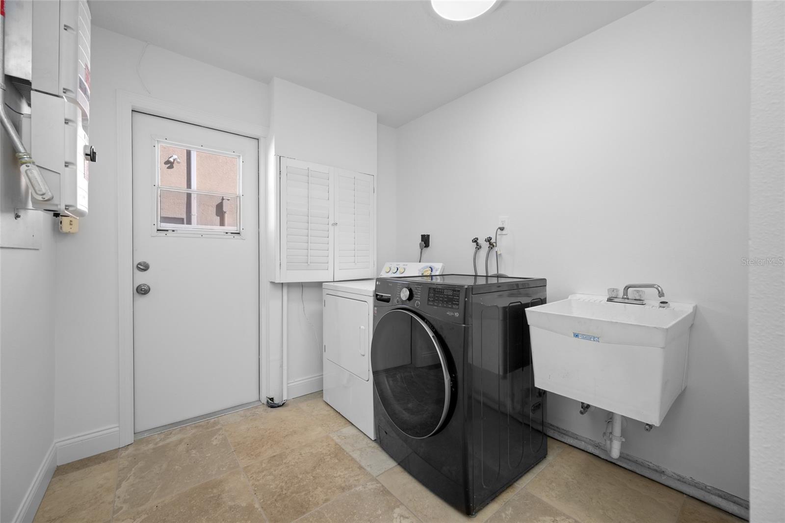 Image 39 of 78 For 4372 46th Avenue S