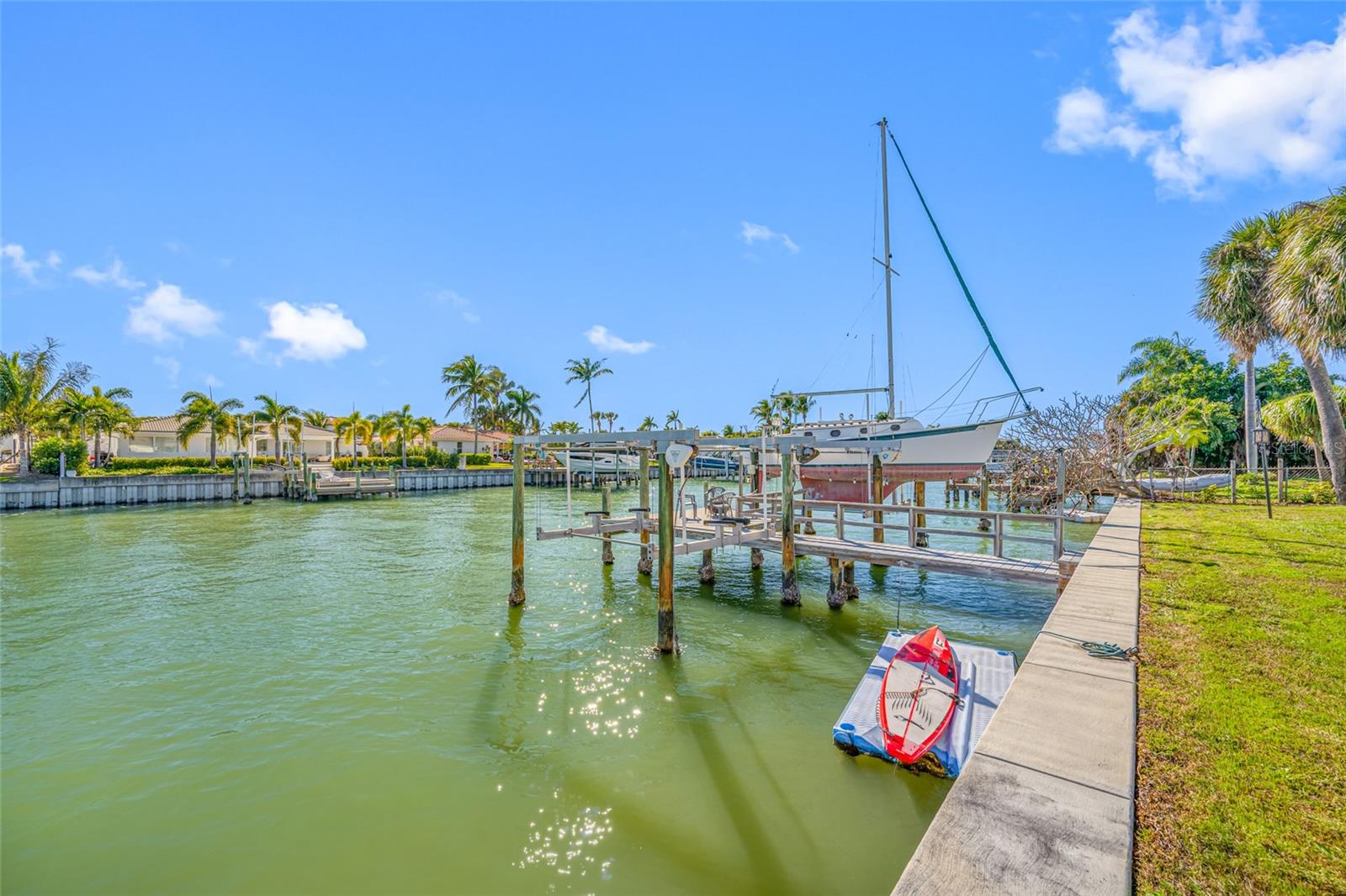 Image 43 of 78 For 4372 46th Avenue S