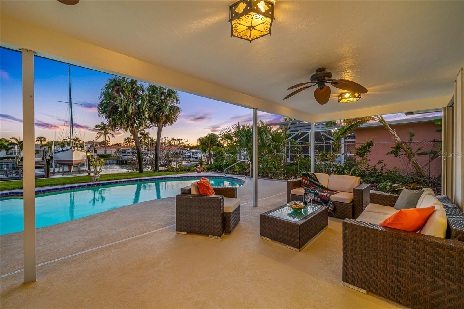 Image 45 of 78 For 4372 46th Avenue S