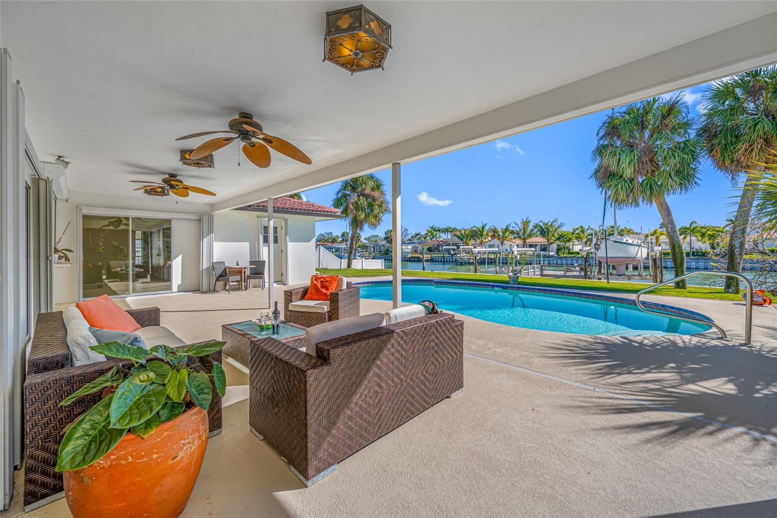 Image 46 of 78 For 4372 46th Avenue S