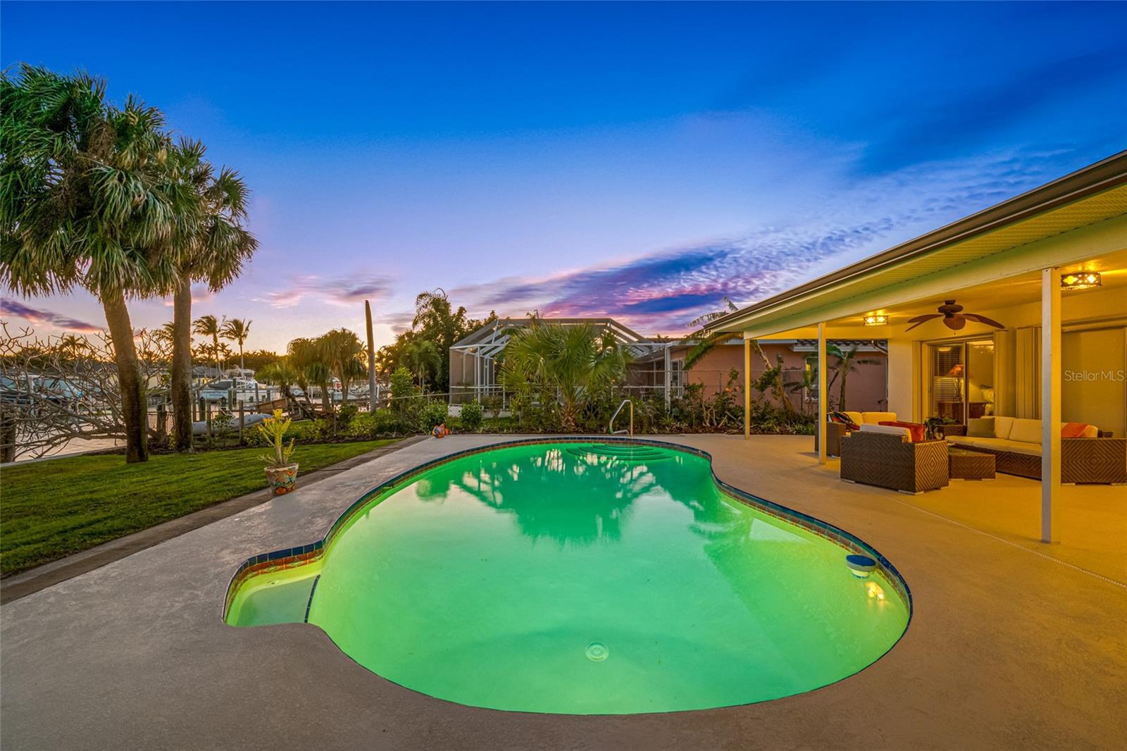 Image 53 of 78 For 4372 46th Avenue S