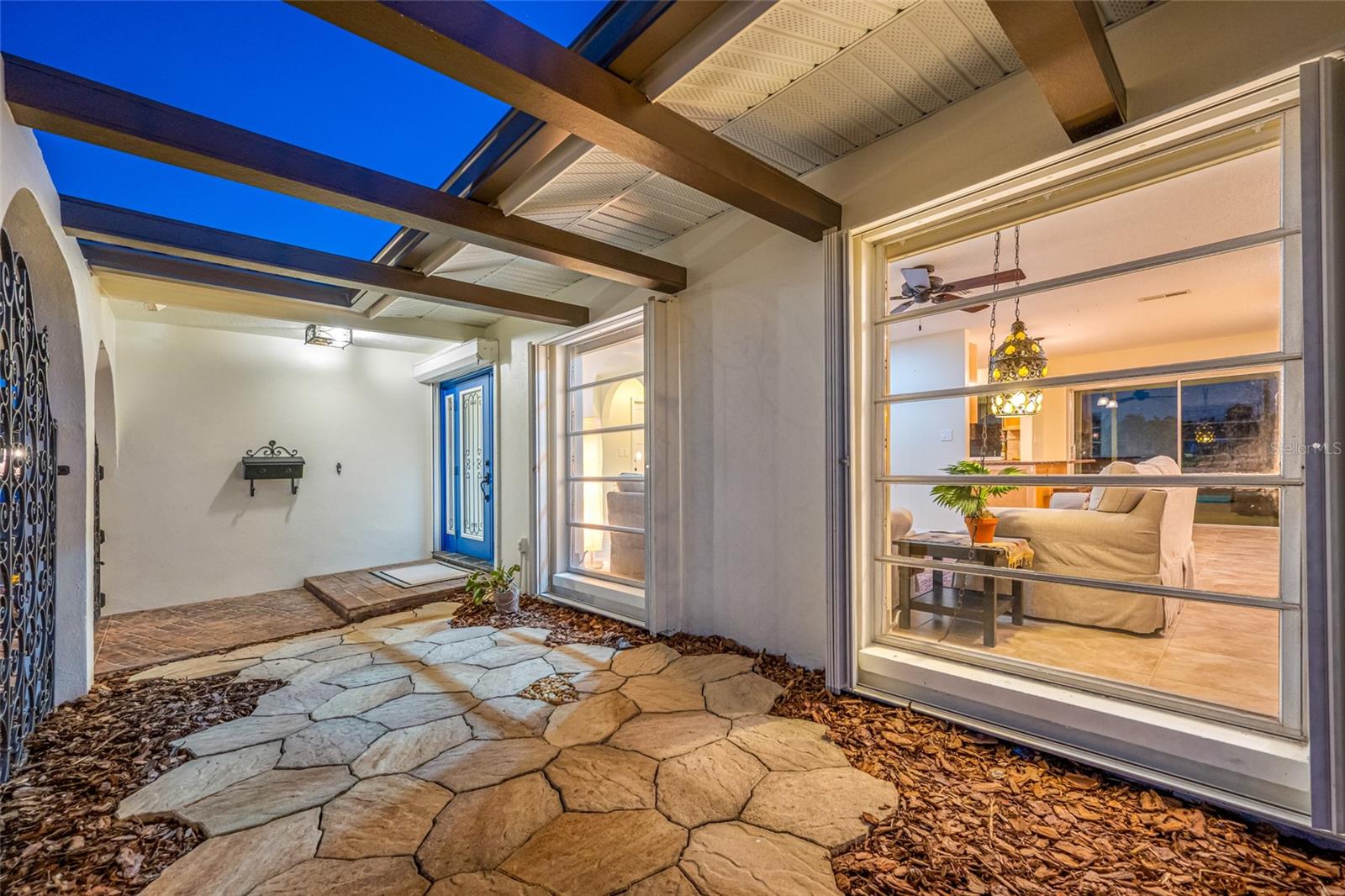 Image 57 of 78 For 4372 46th Avenue S