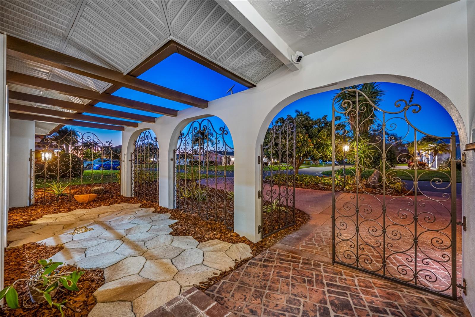 Image 58 of 78 For 4372 46th Avenue S