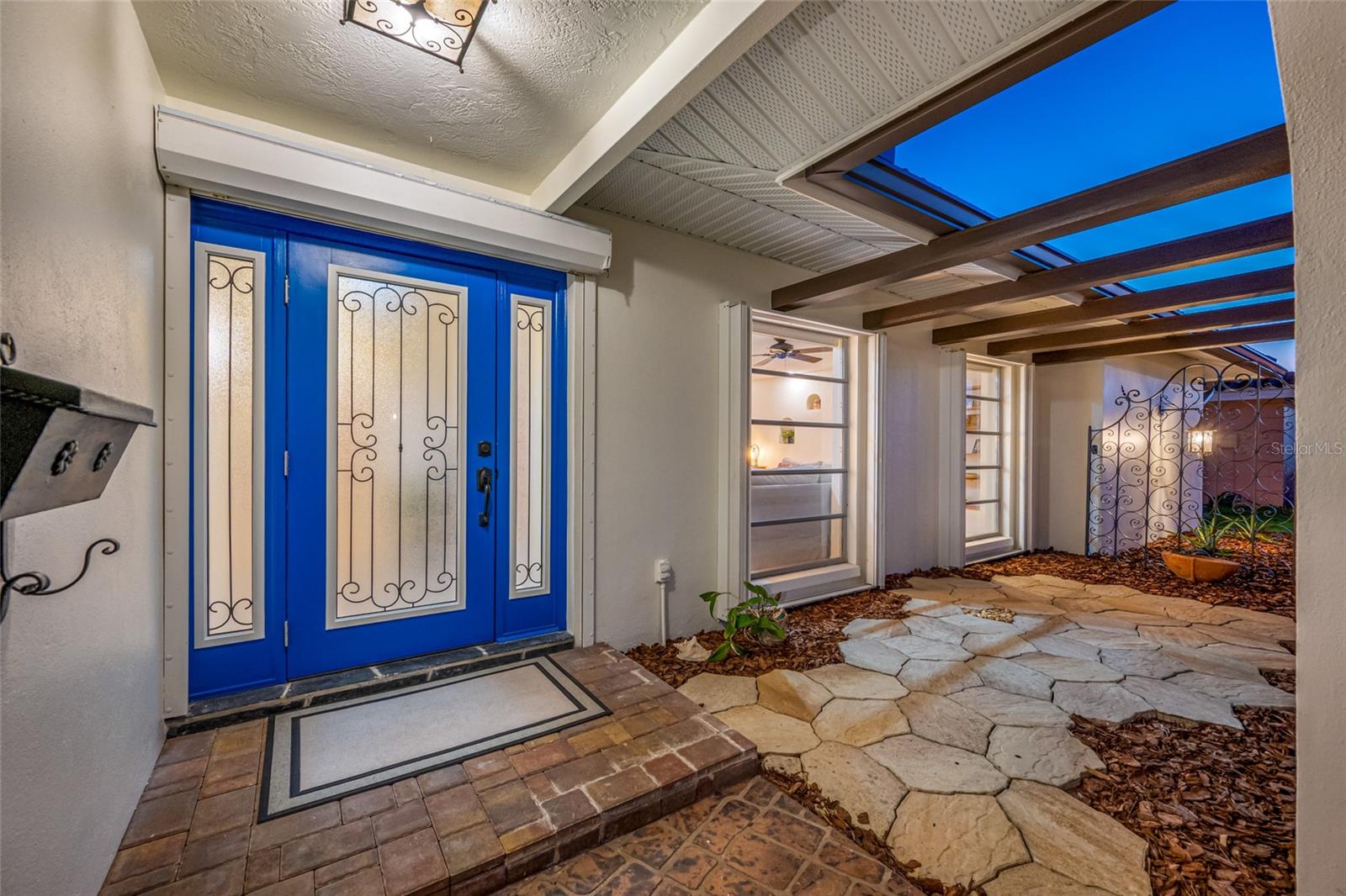 Image 59 of 78 For 4372 46th Avenue S