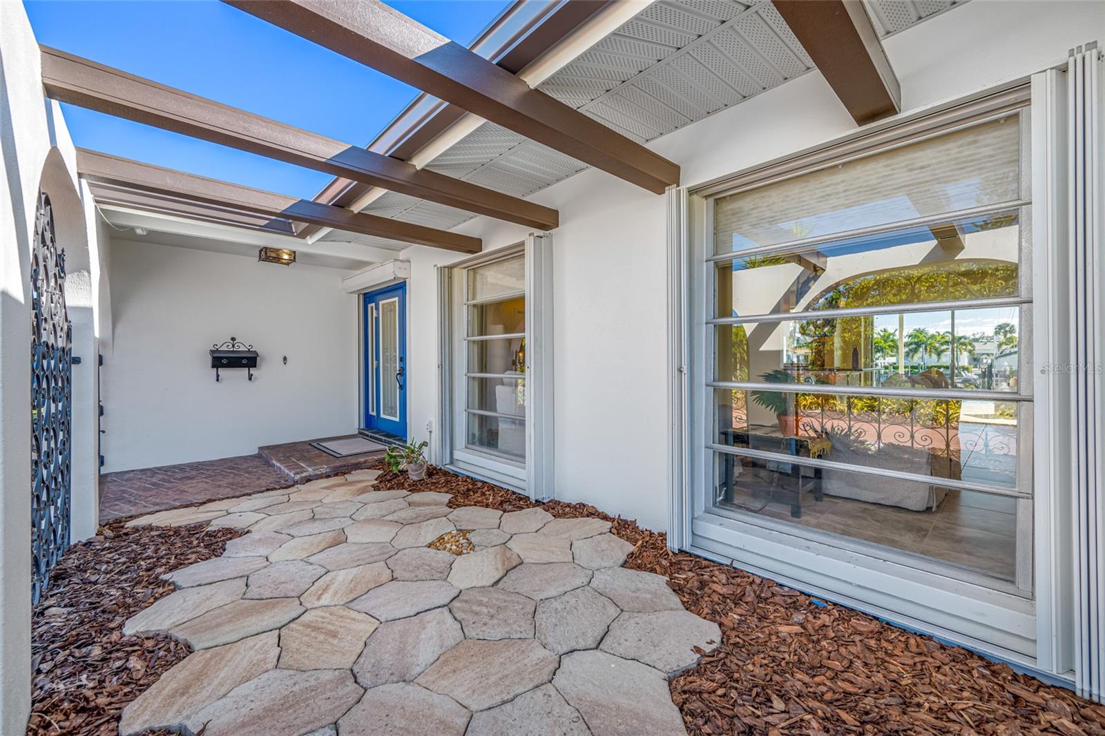 Image 65 of 78 For 4372 46th Avenue S