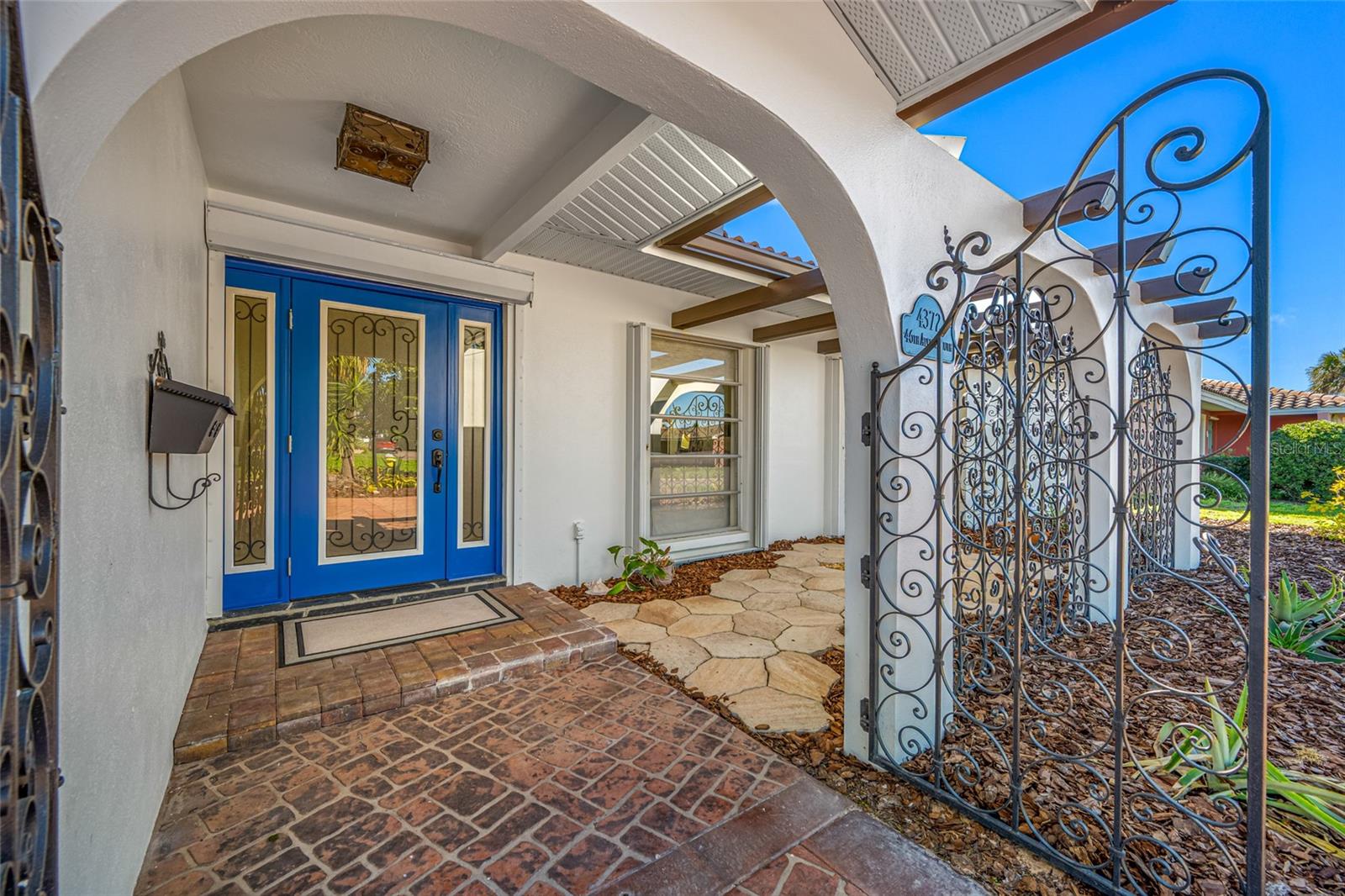 Image 66 of 78 For 4372 46th Avenue S