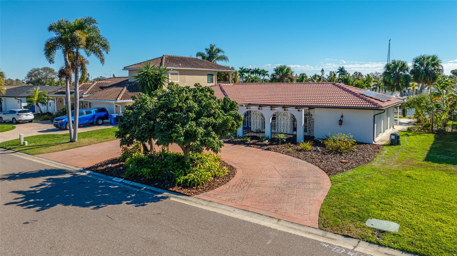 Image 67 of 78 For 4372 46th Avenue S