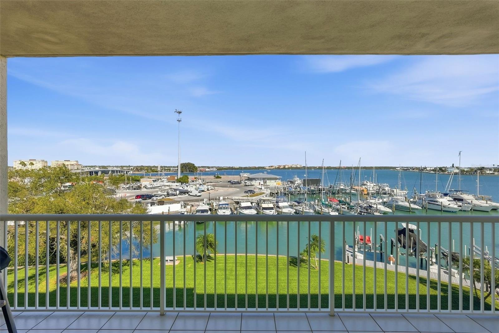 Image 6 of 45 For 425 150th Avenue 2404