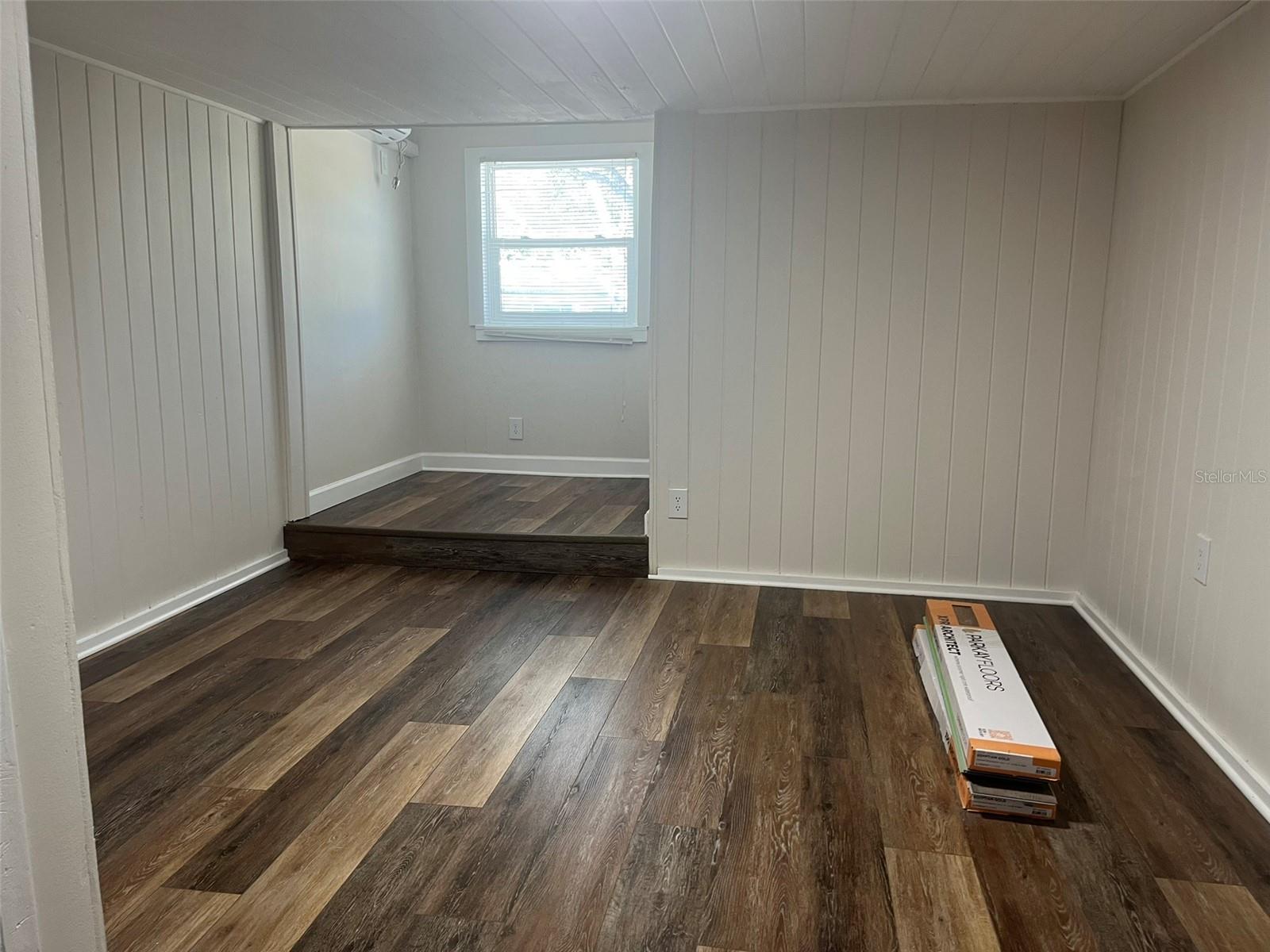 Image 10 of 26 For 2027 36th Avenue N