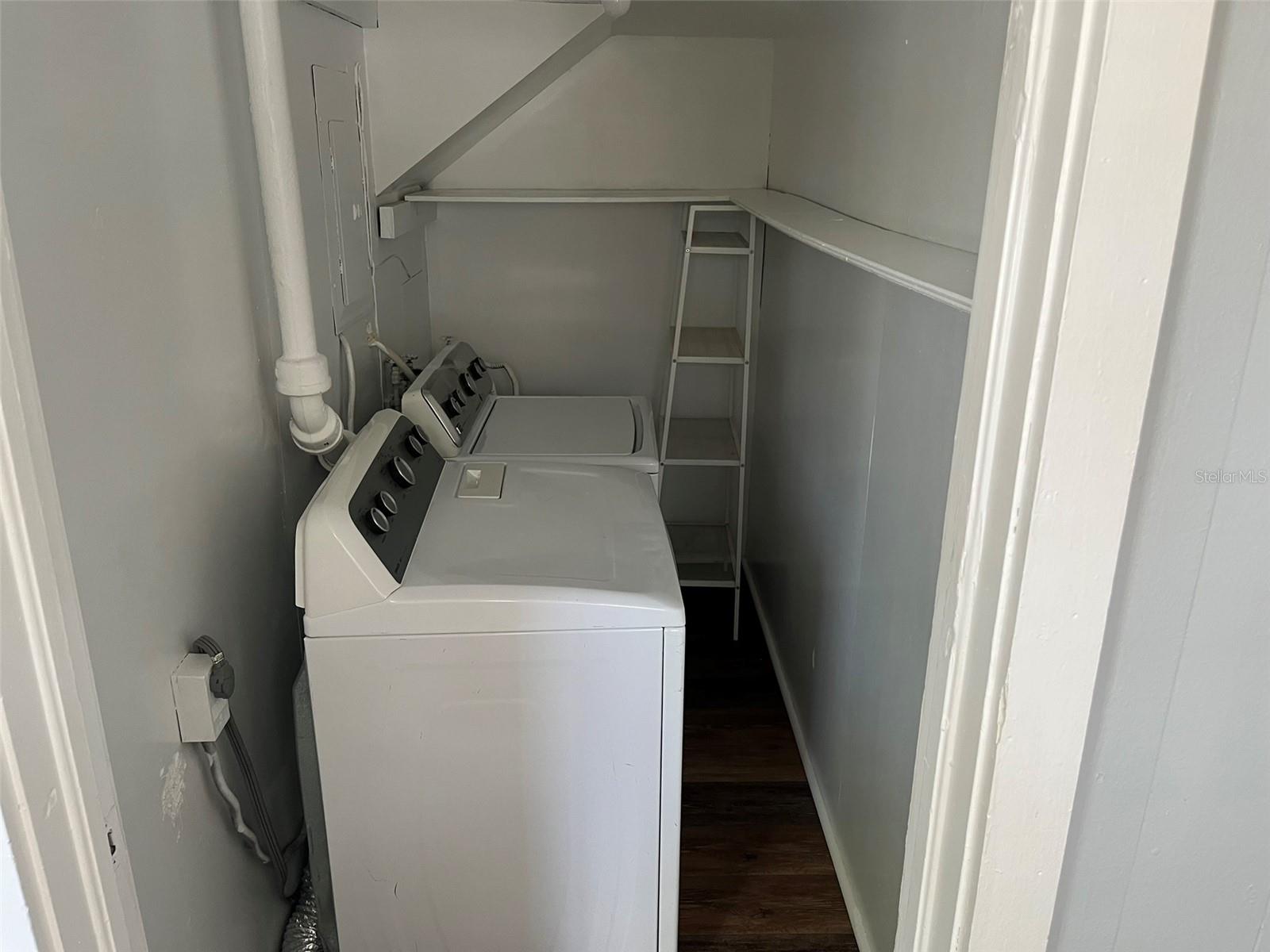 Image 19 of 26 For 2027 36th Avenue N