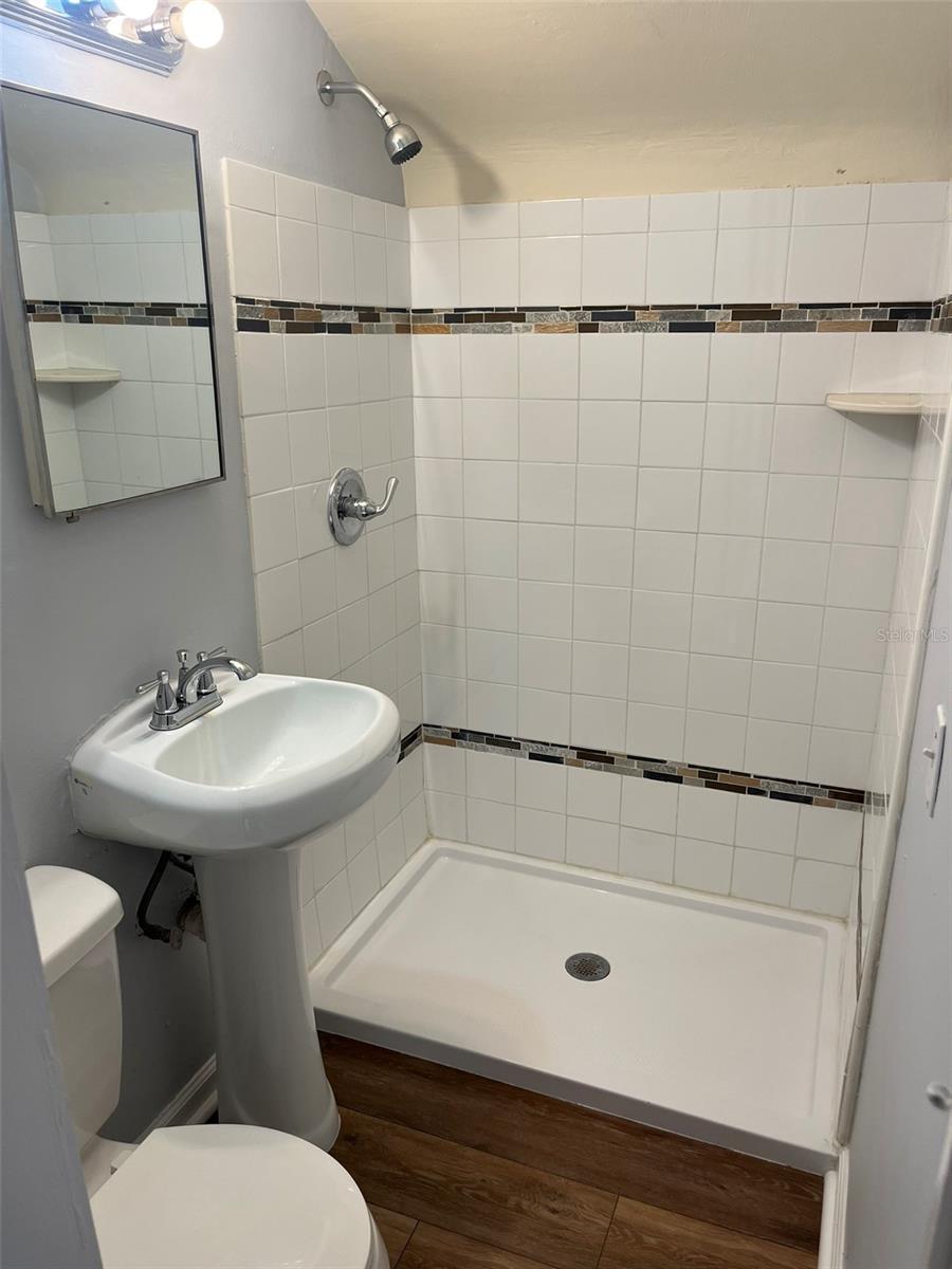 Image 22 of 26 For 2027 36th Avenue N