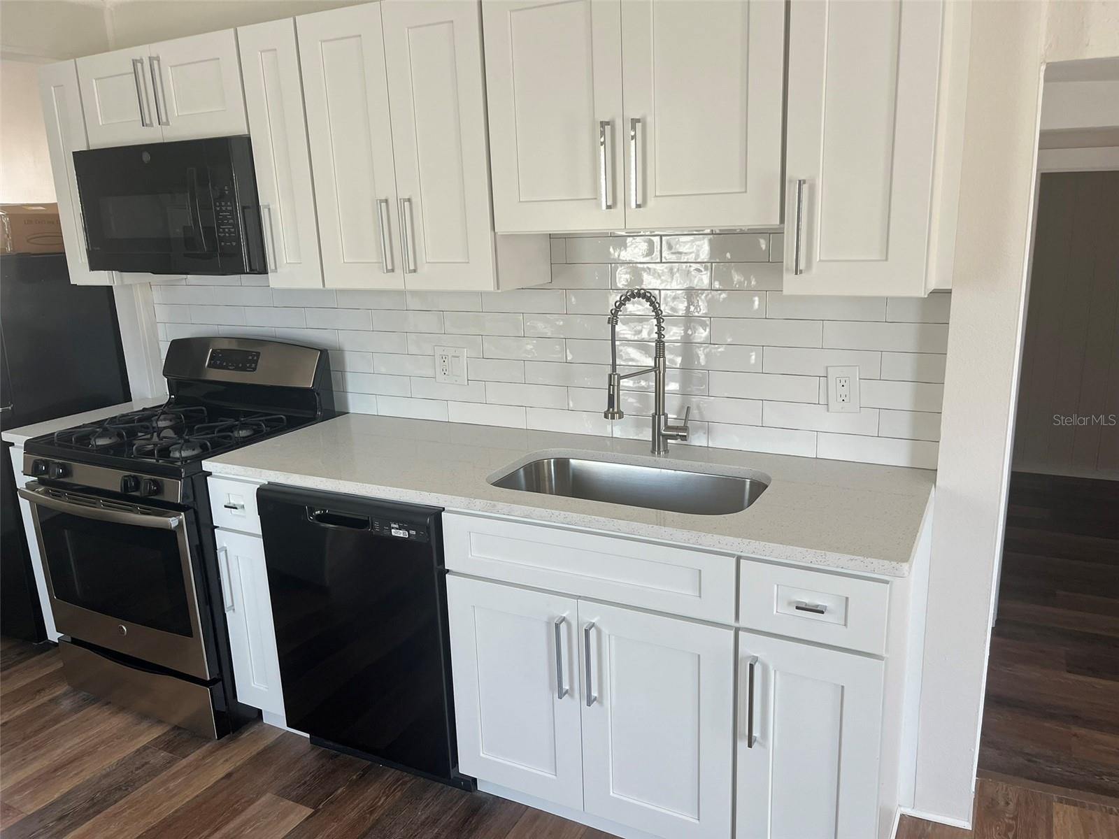 Image 3 of 26 For 2027 36th Avenue N