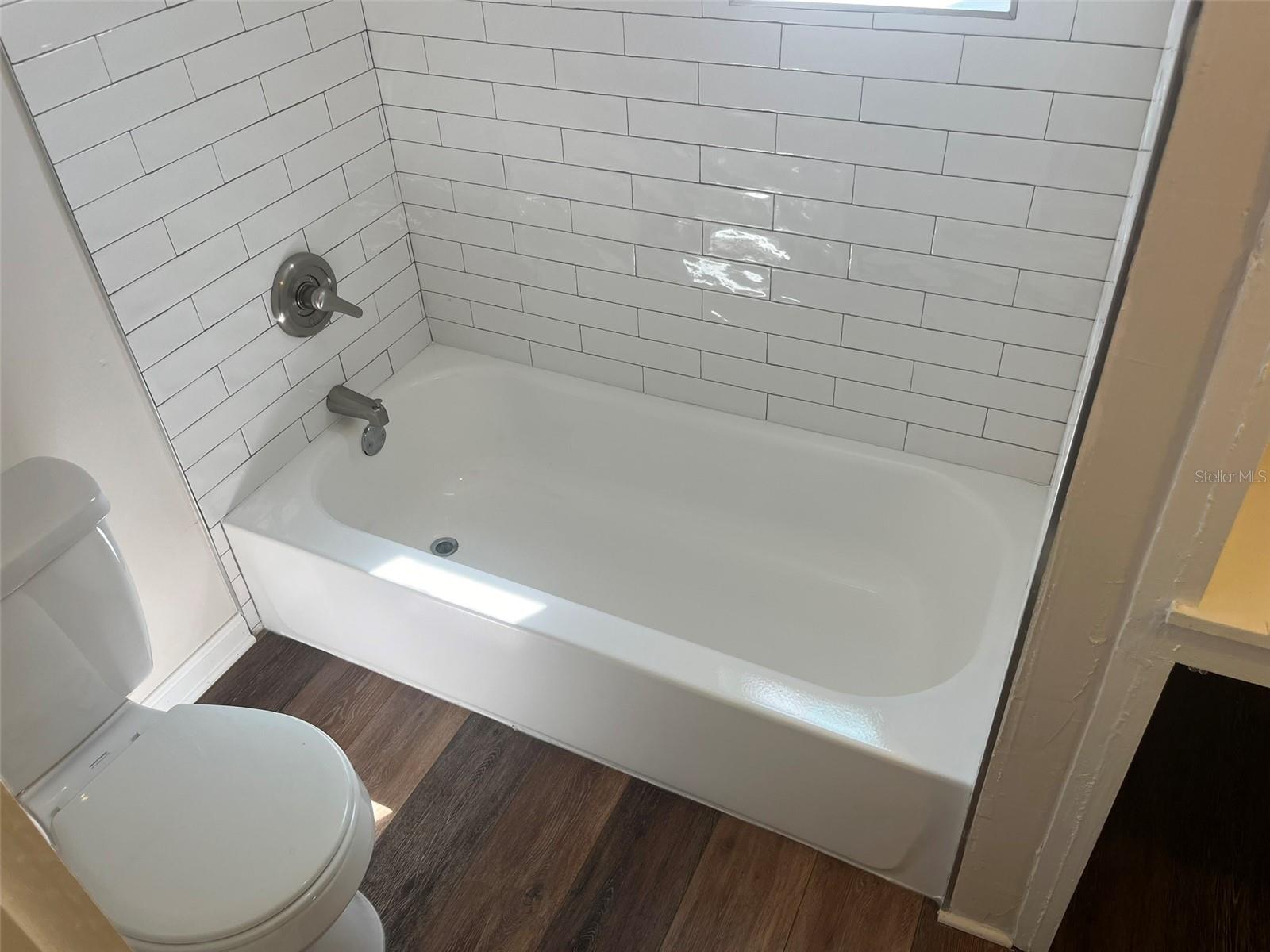 Image 7 of 26 For 2027 36th Avenue N