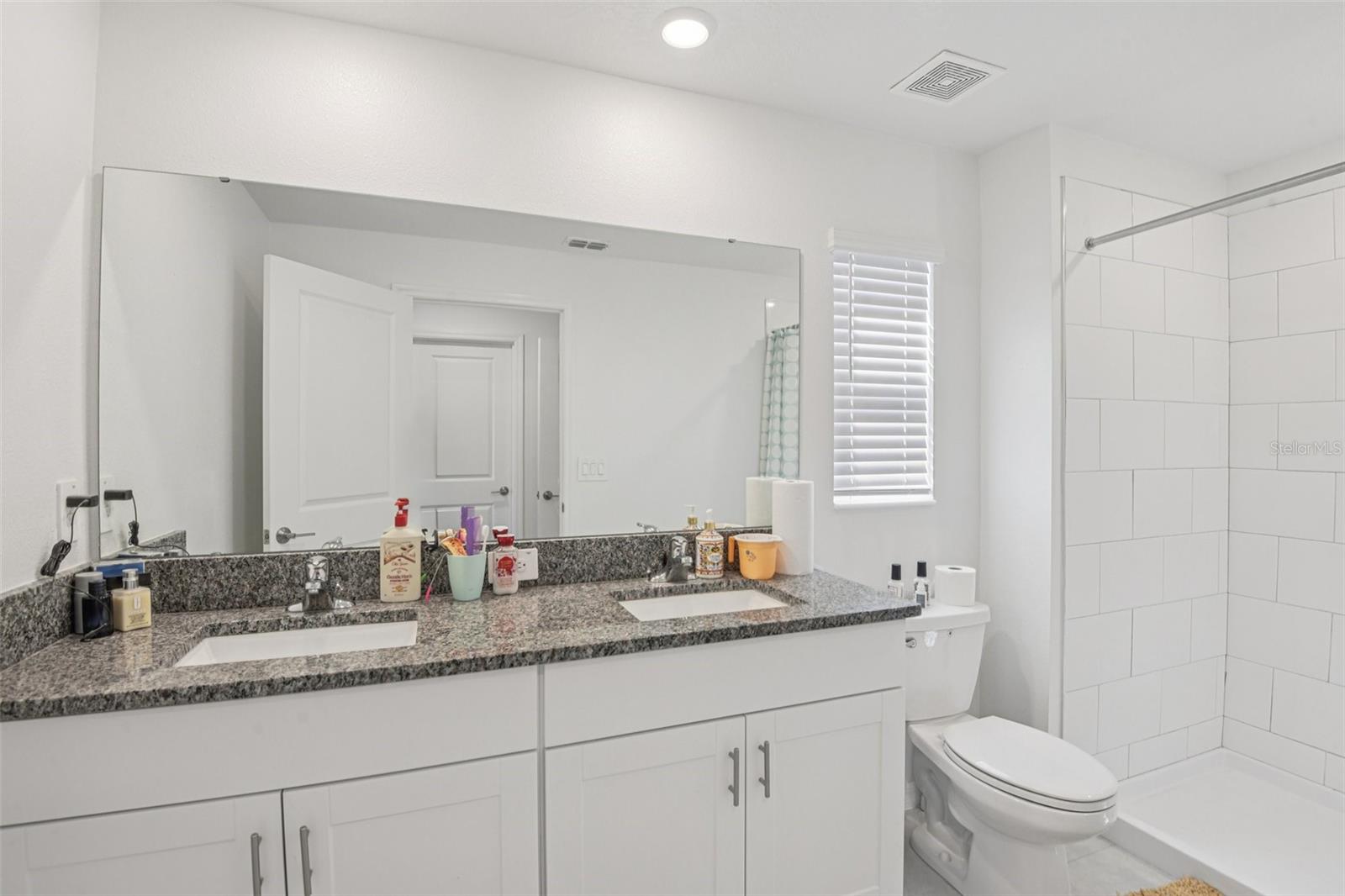 Image 14 of 32 For 6060 Acara Lane