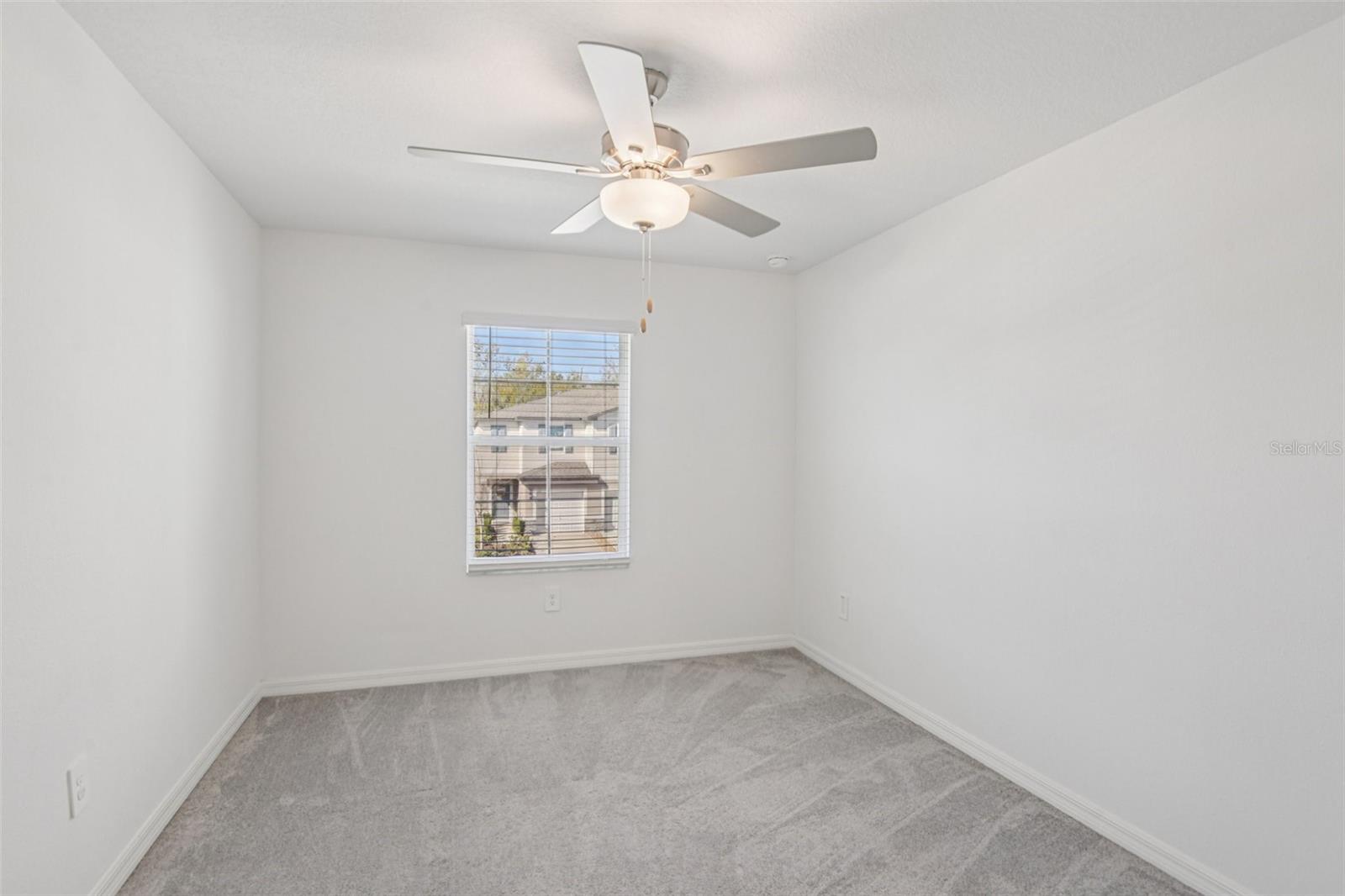 Image 16 of 32 For 6060 Acara Lane