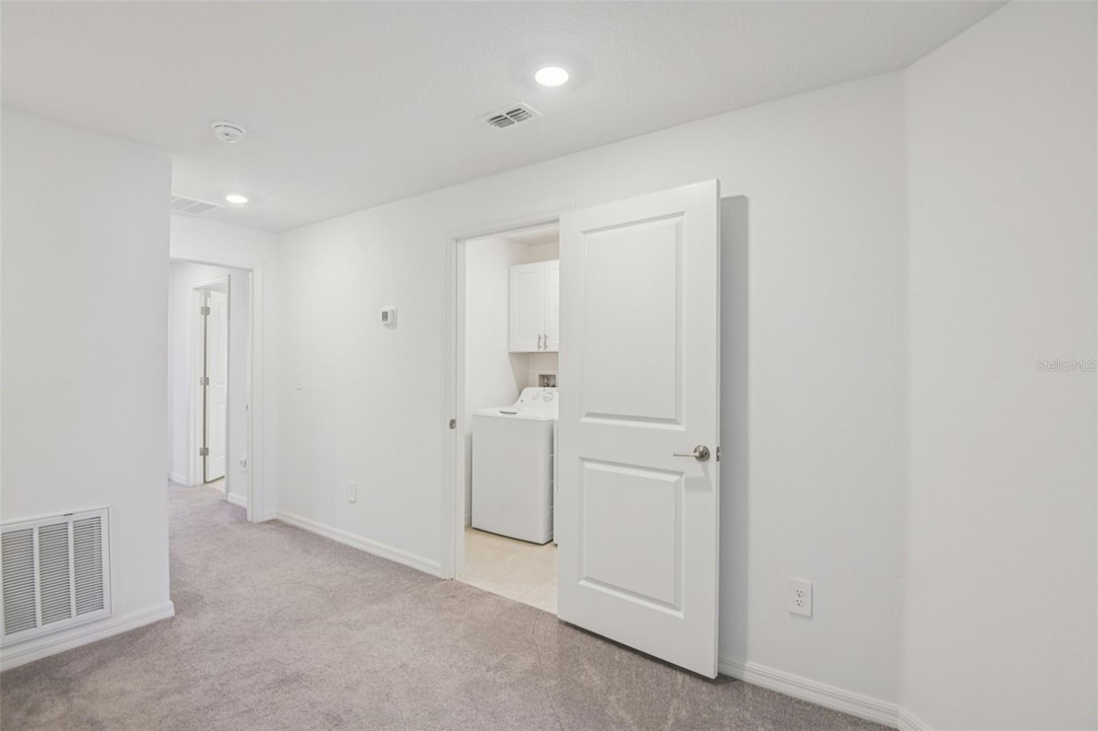 Image 18 of 32 For 6060 Acara Lane