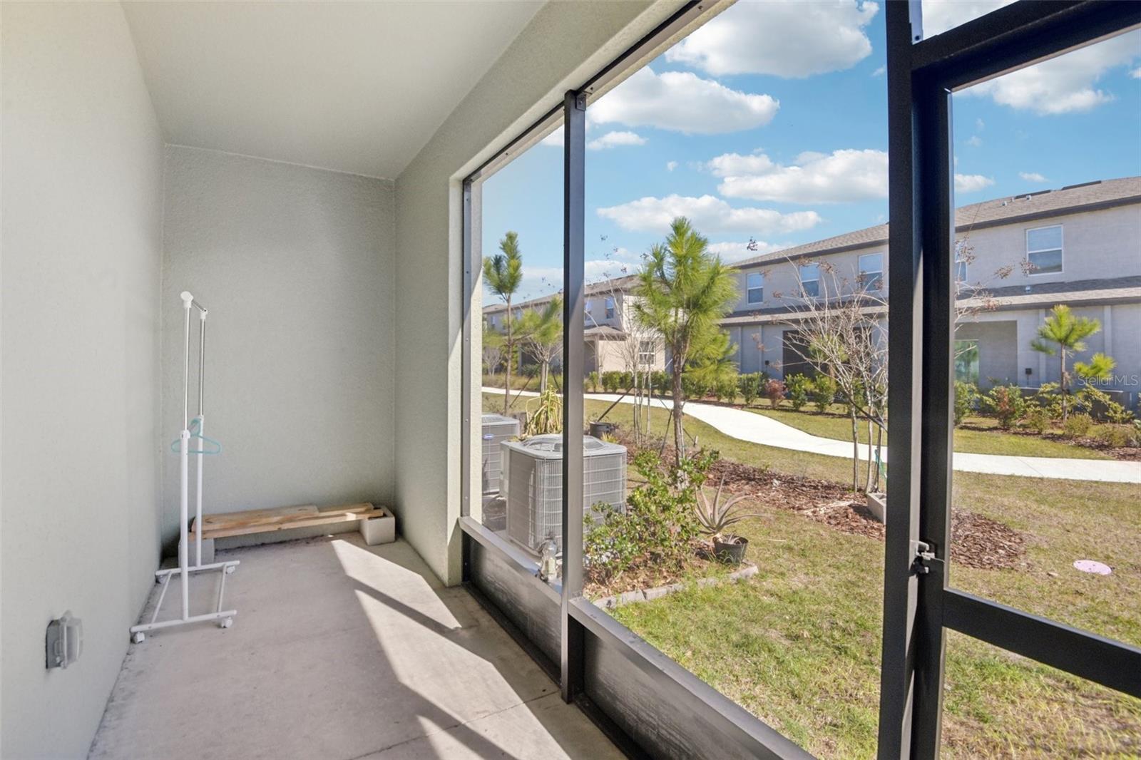 Image 21 of 32 For 6060 Acara Lane