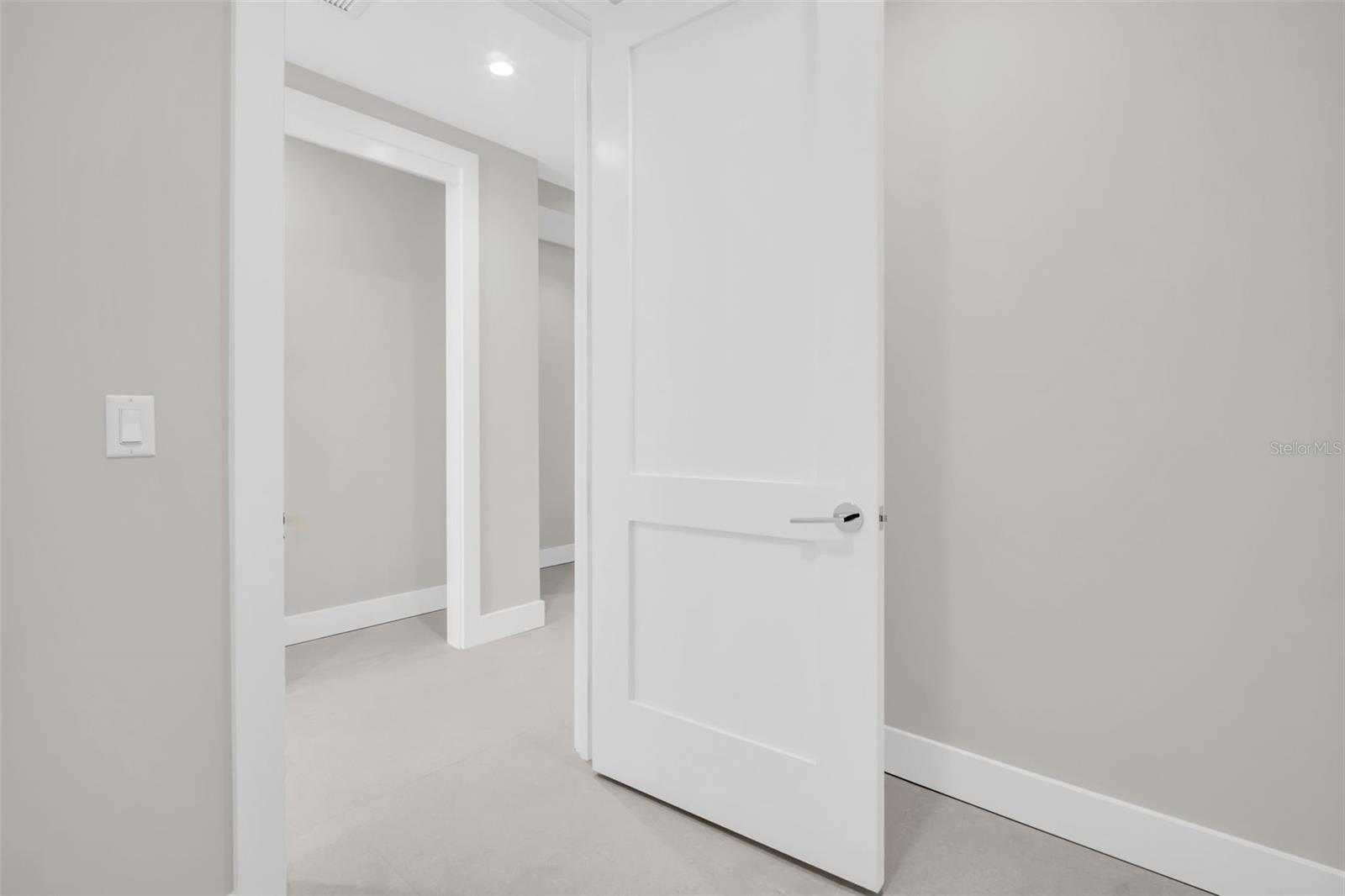 Listing photo id 26 for 275 1st Avenue S 3703