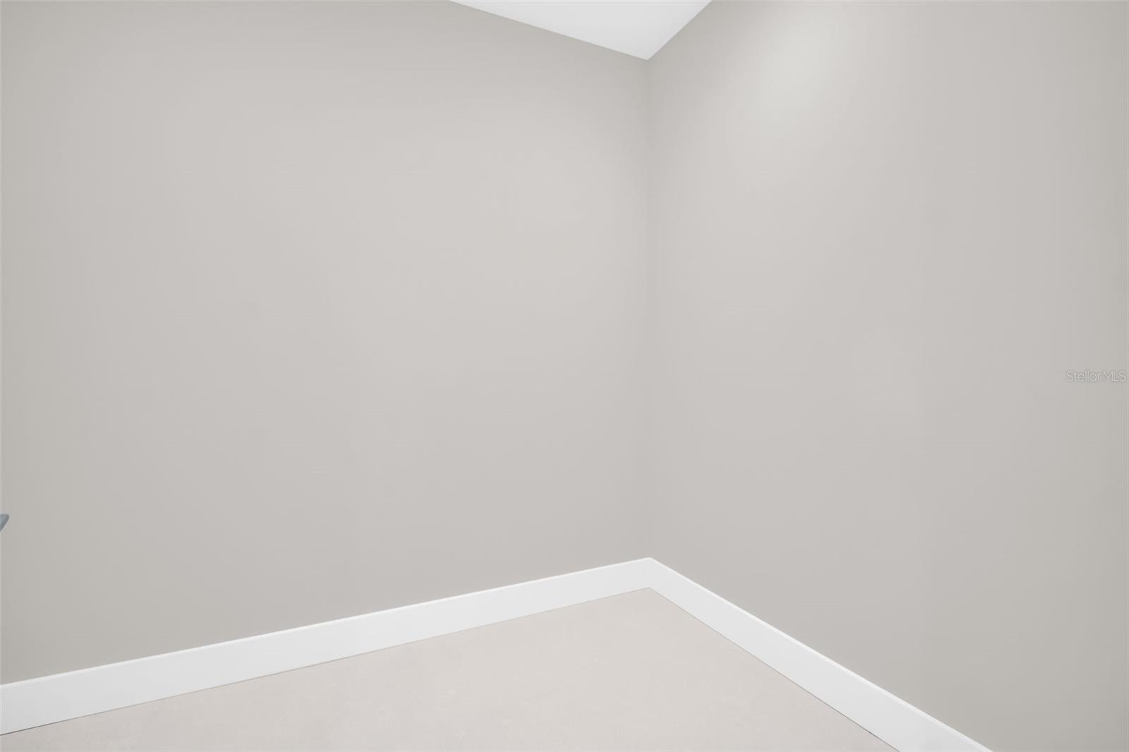 Listing photo id 36 for 275 1st Avenue S 3703