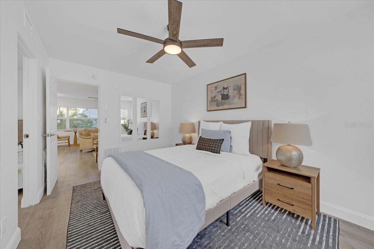 Image 21 of 36 For 224 6th Avenue N 5