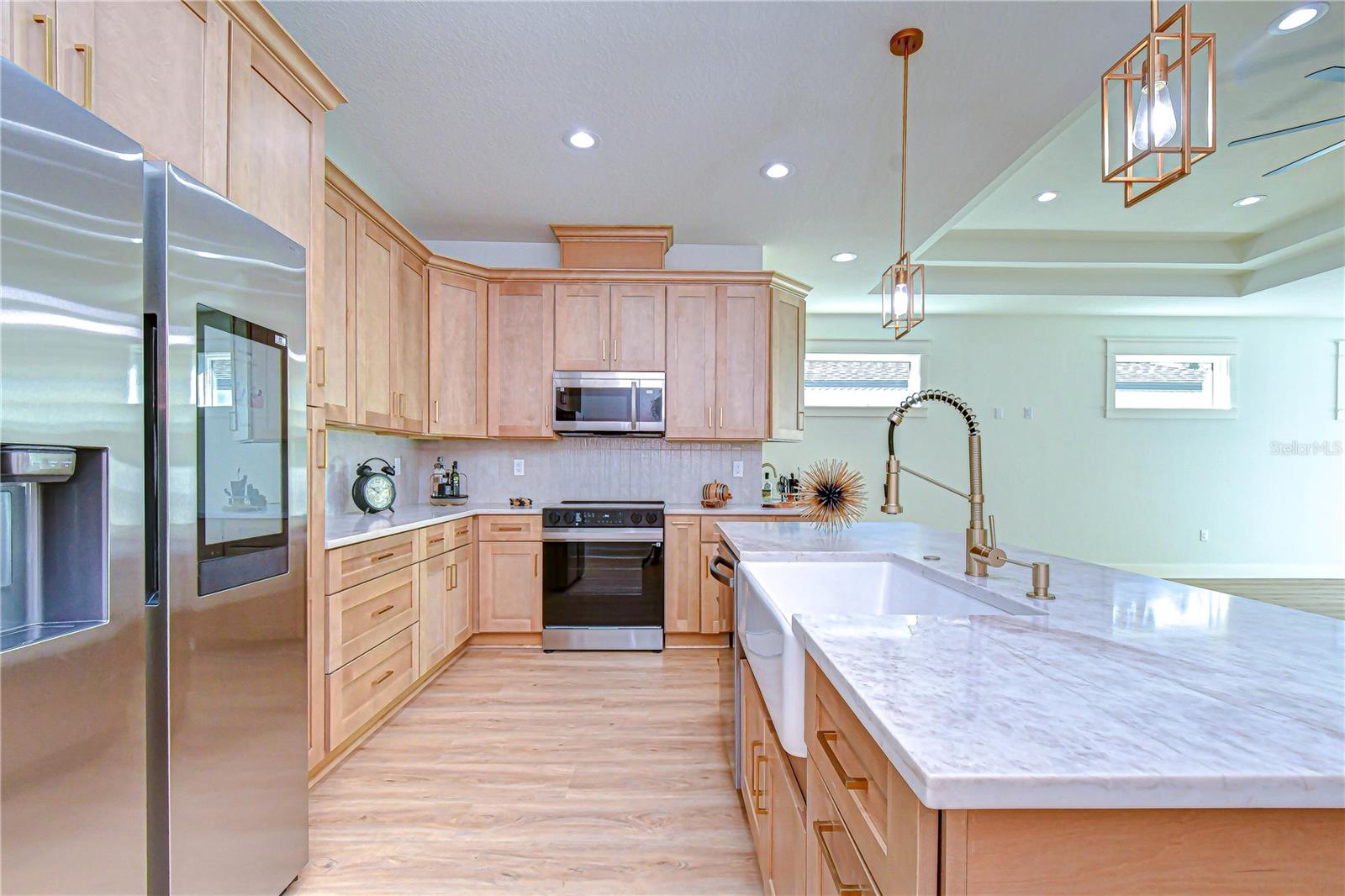 Listing photo id 17 for 3213 Aileen Street