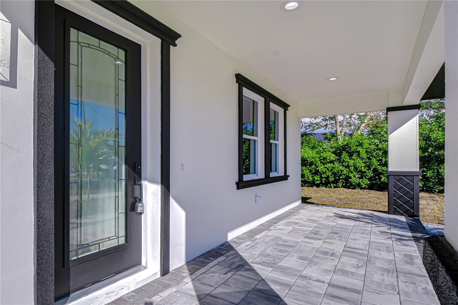 Listing photo id 2 for 3213 Aileen Street