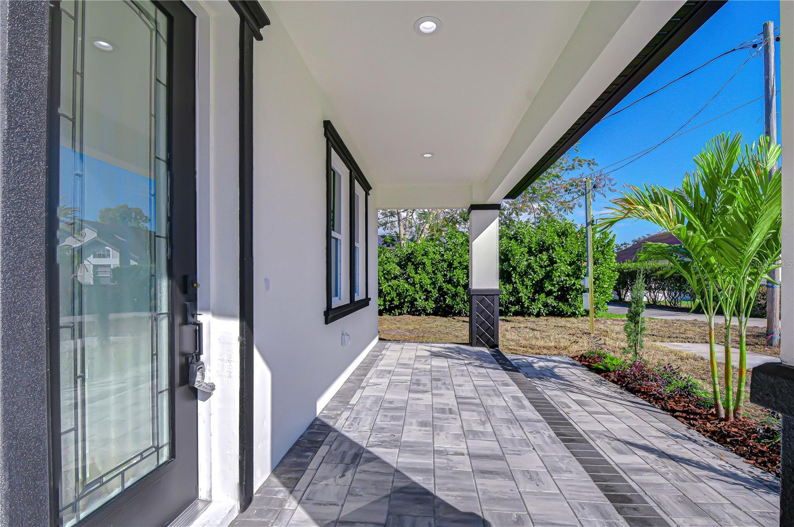 Listing photo id 3 for 3213 Aileen Street