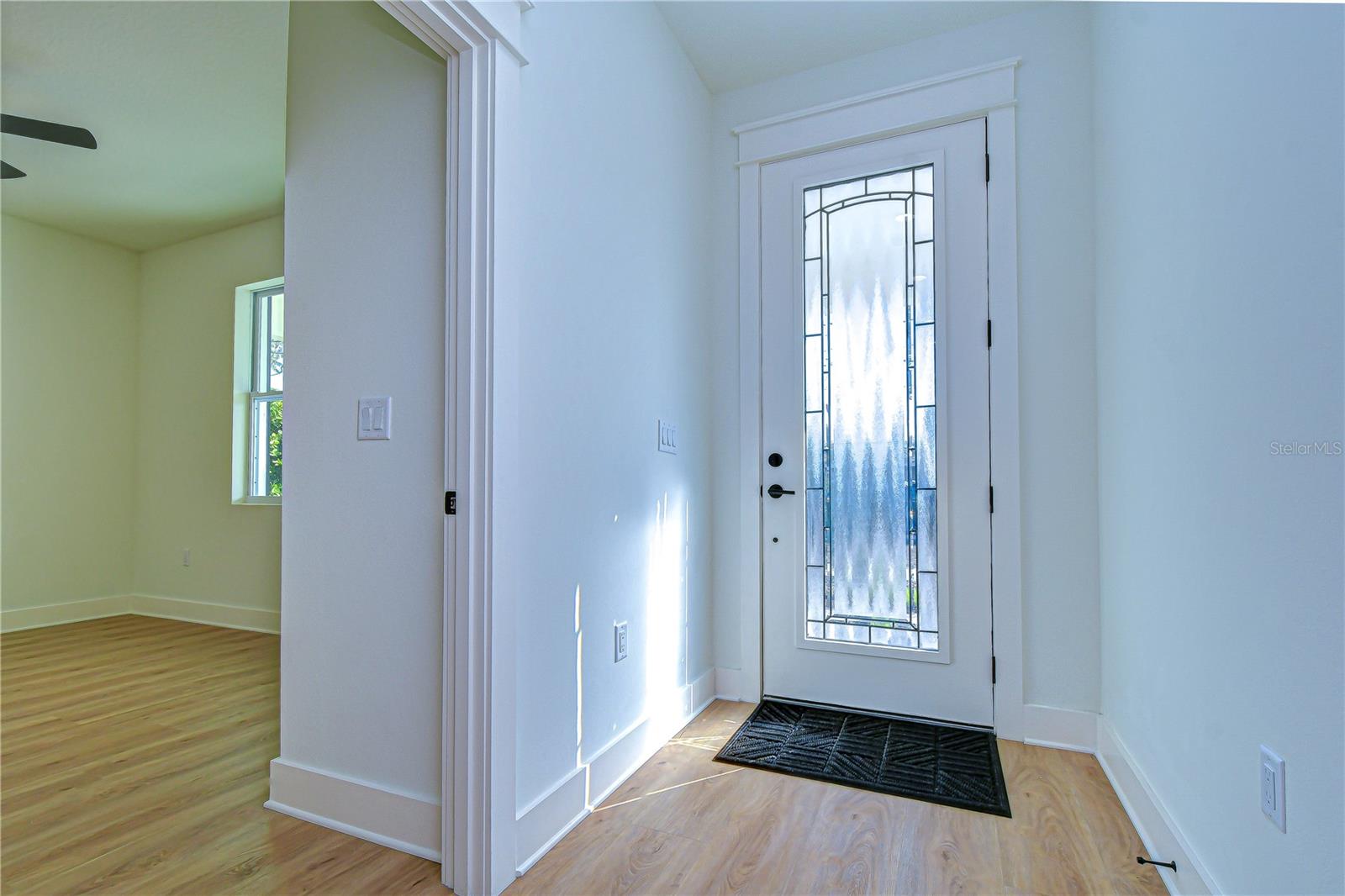 Listing photo id 6 for 3213 Aileen Street