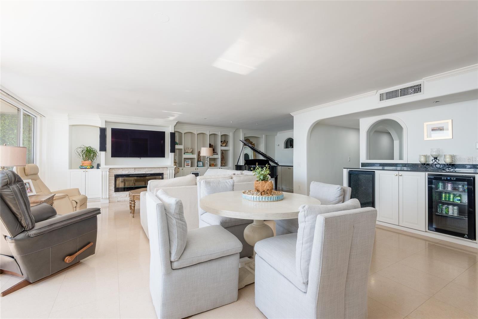 Image 11 of 56 For 5700 Mariner Street 702