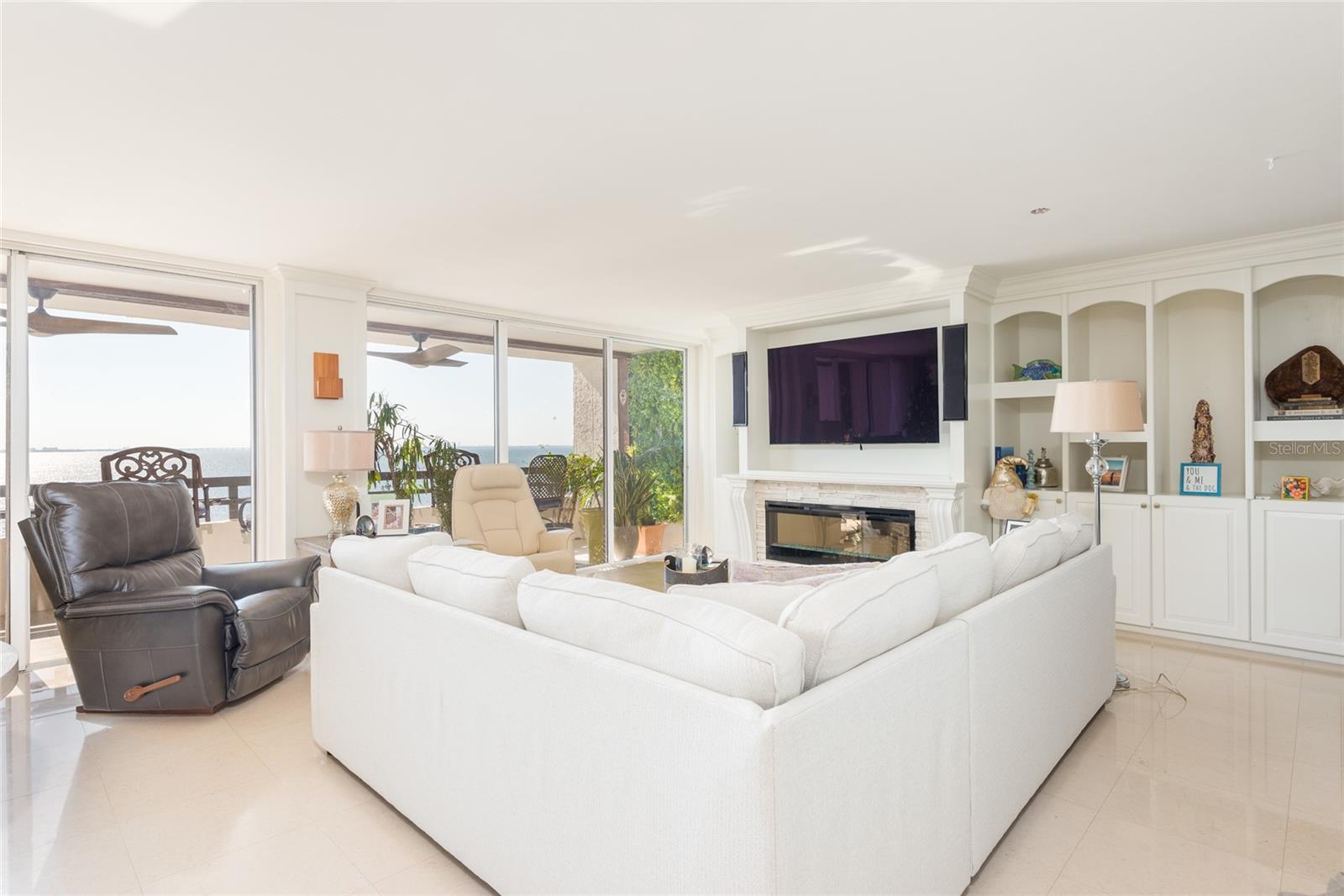 Image 12 of 56 For 5700 Mariner Street 702